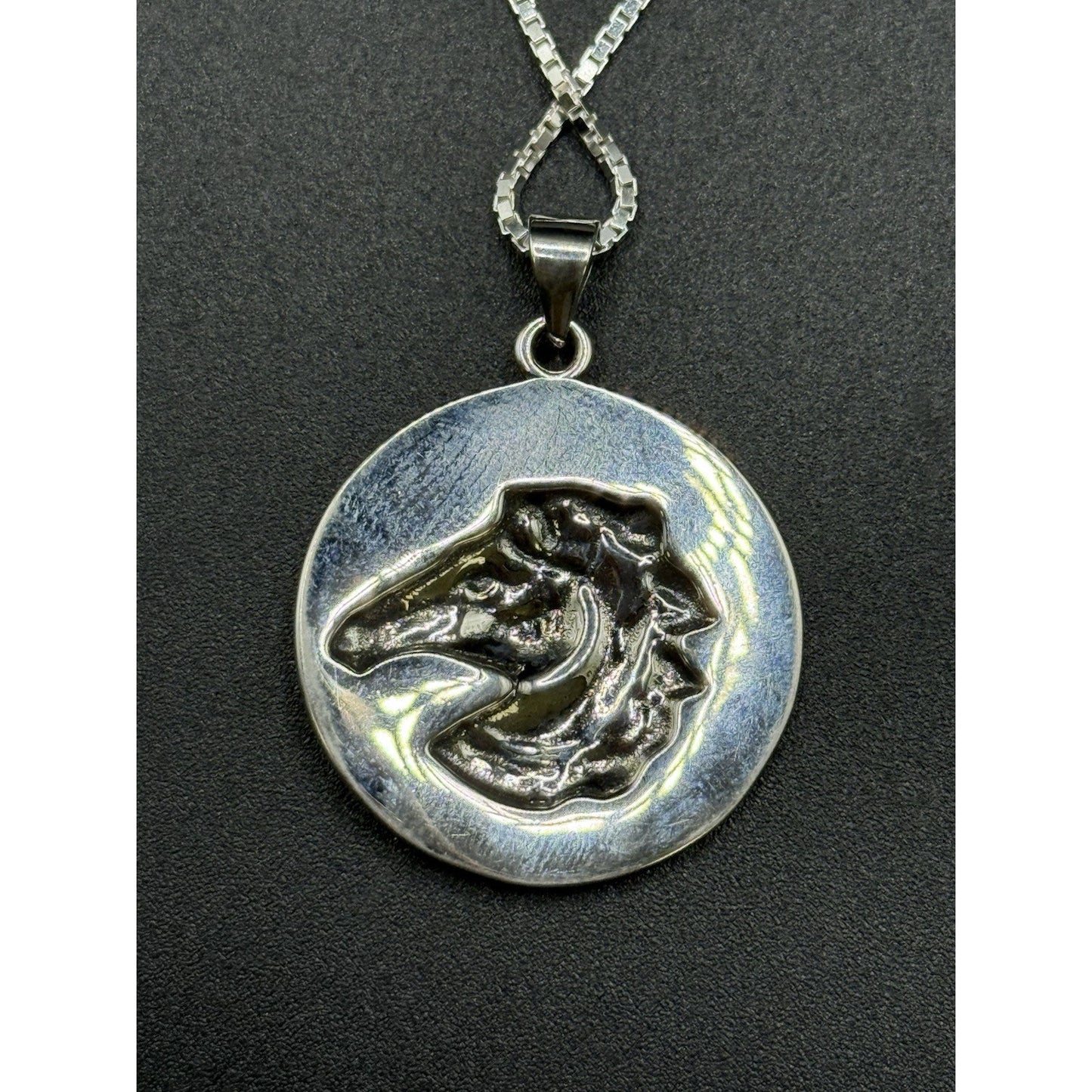 20” New Condition Sterling Silver Horse Pendant Necklace Box Chain P7