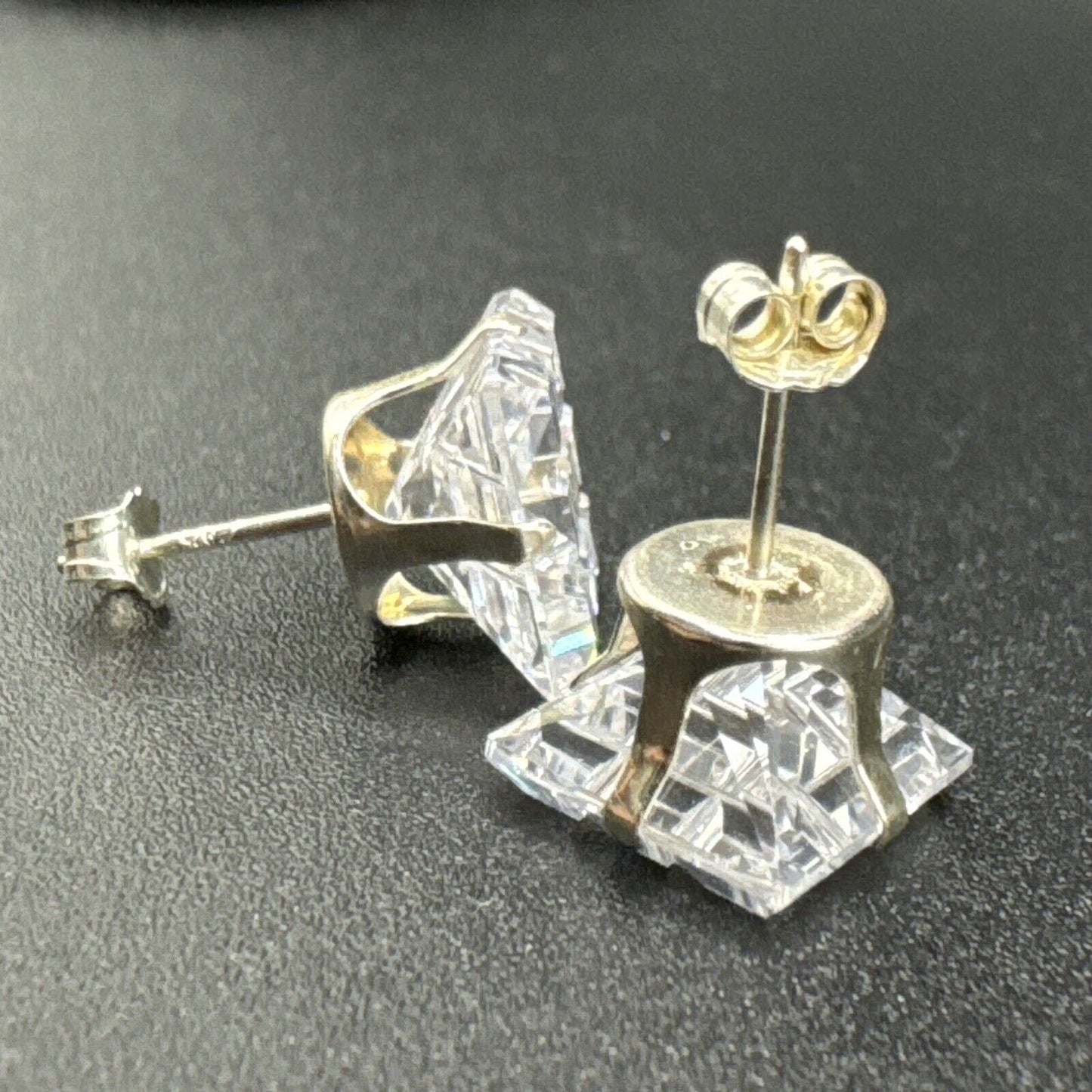 New Condition 7ER24 Sterling Silver Square Cut CZ Stud Earrings 10mm 925