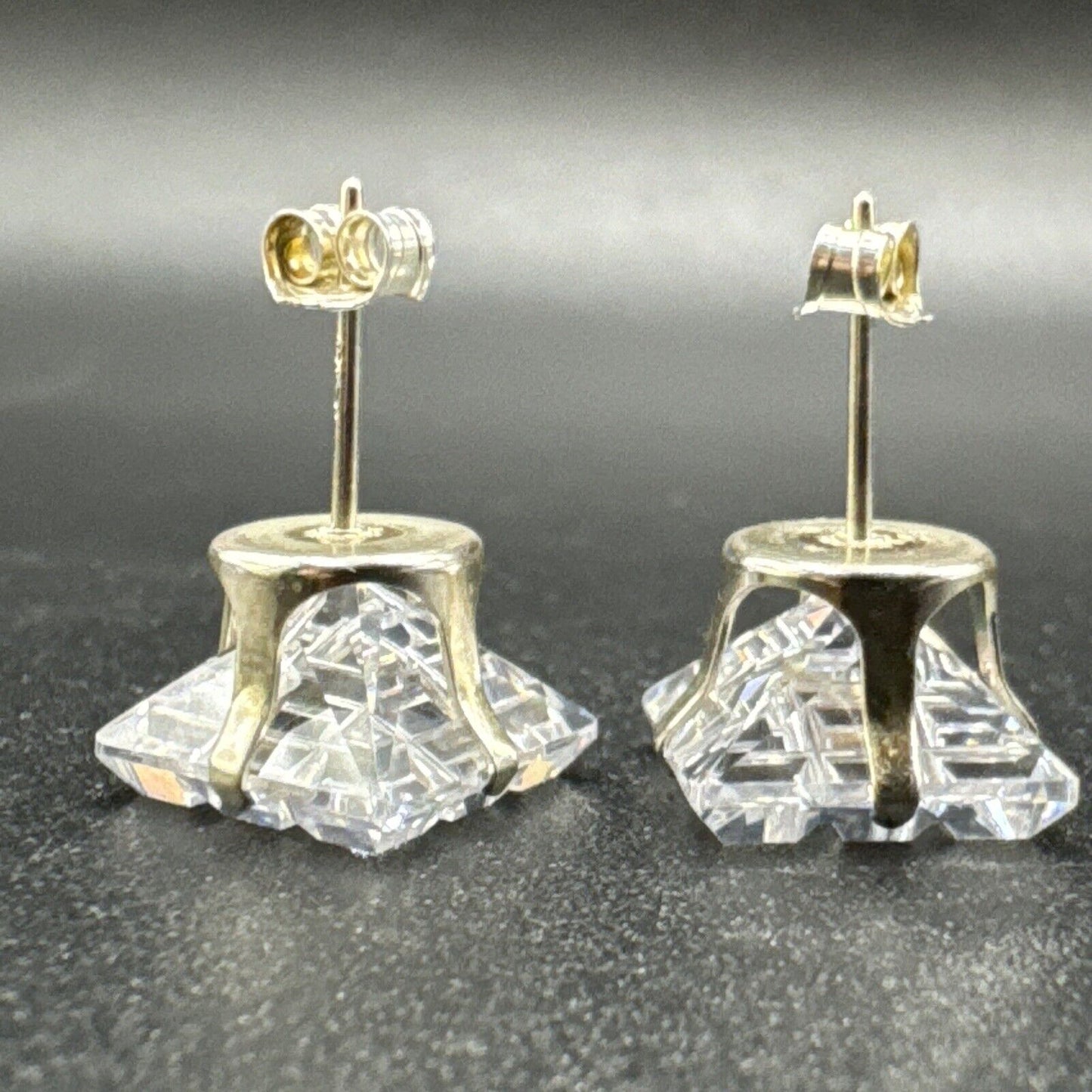New Condition 7ER24 Sterling Silver Square Cut CZ Stud Earrings 10mm 925