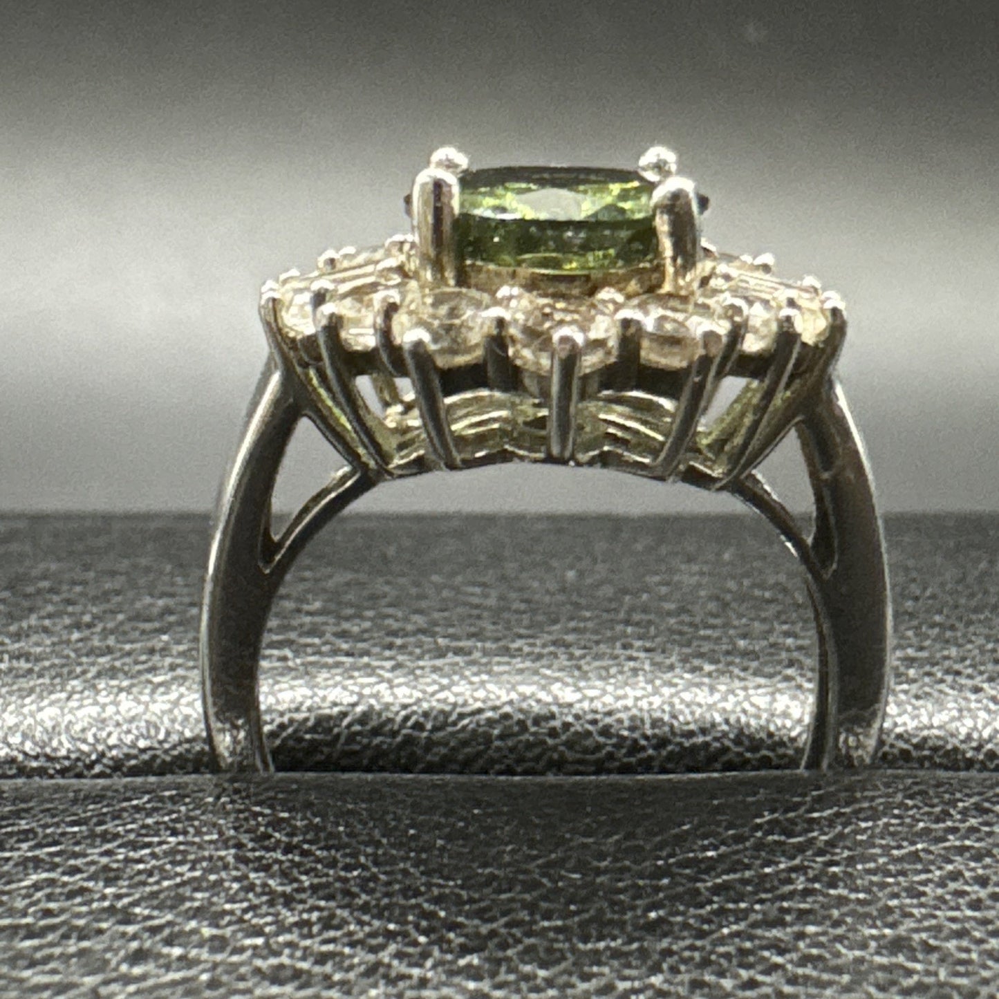 EUC Chrome Diopside Topaz Ring Size 8 U1