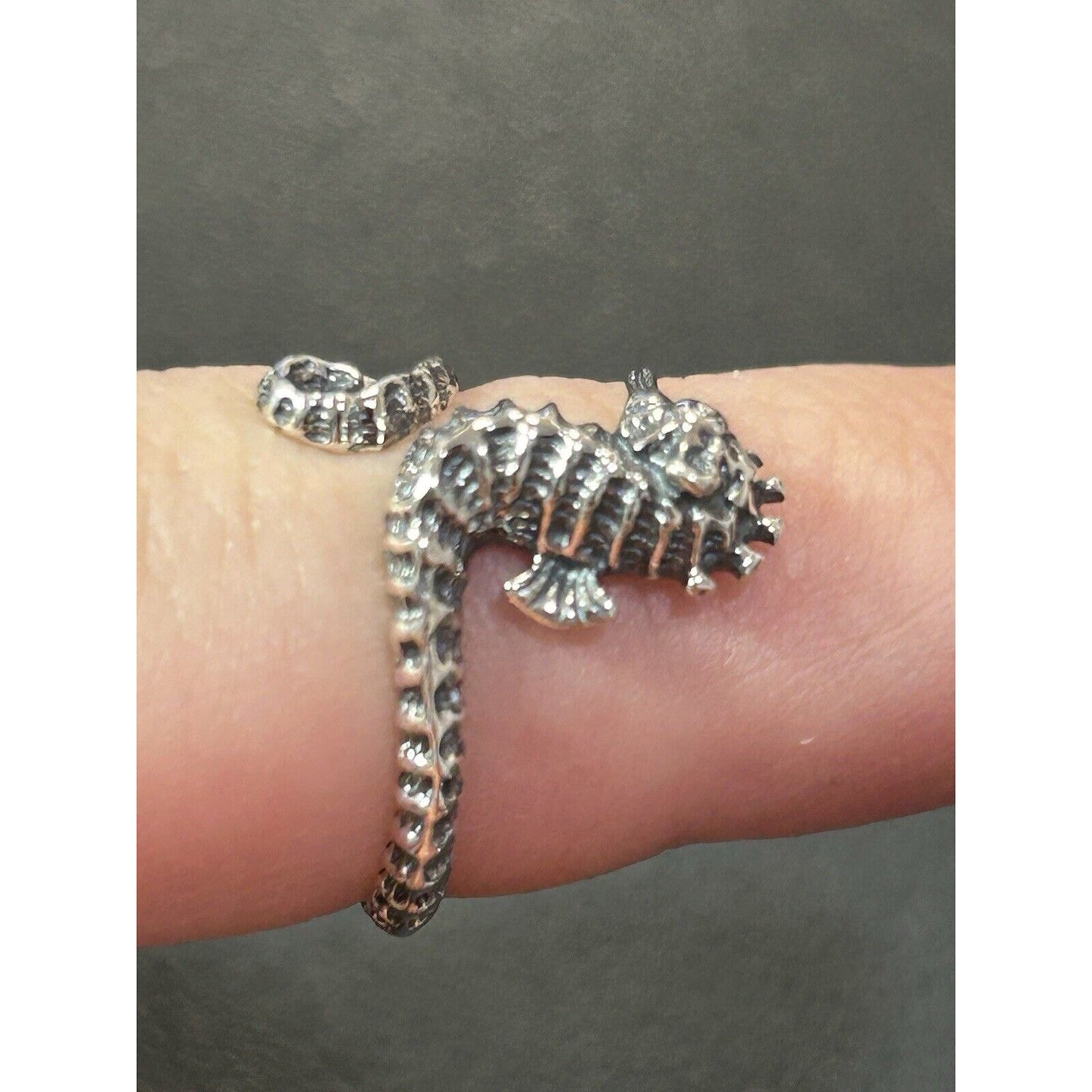 New Condition Sterling Silver Seahorse Ring Size 7.00