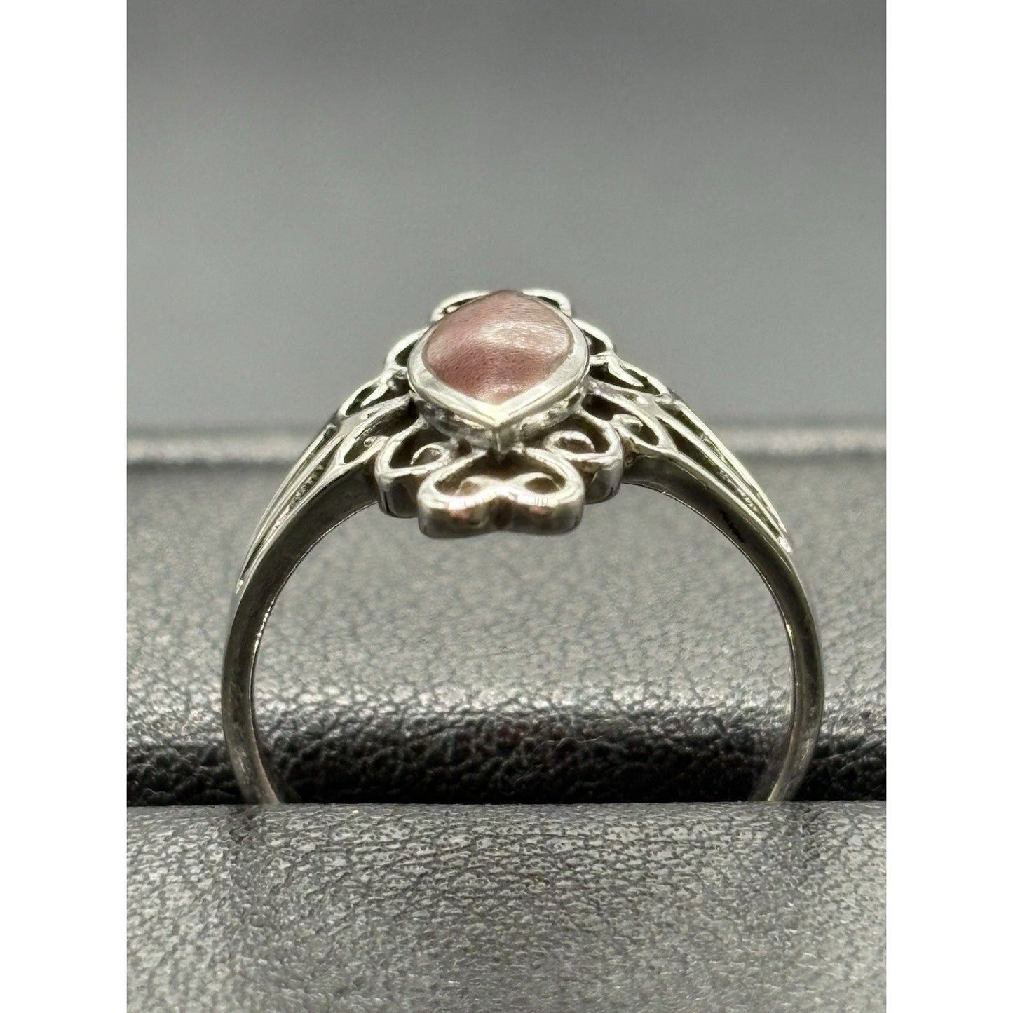 New Condition Sterling Silver Red Carnelian Scroll Ring Size 7