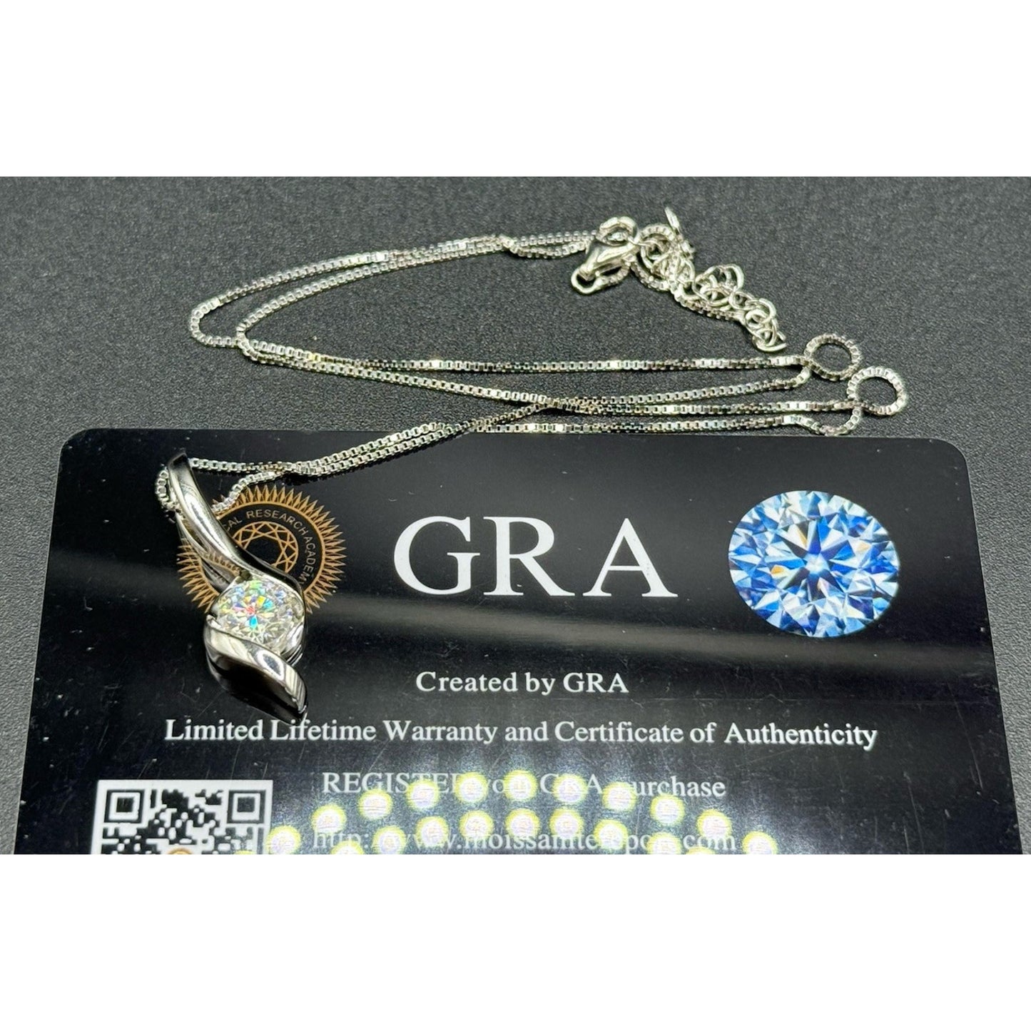 New Condition 18” Sterling Silver Moissanite Modernist Pendant Necklace GRA