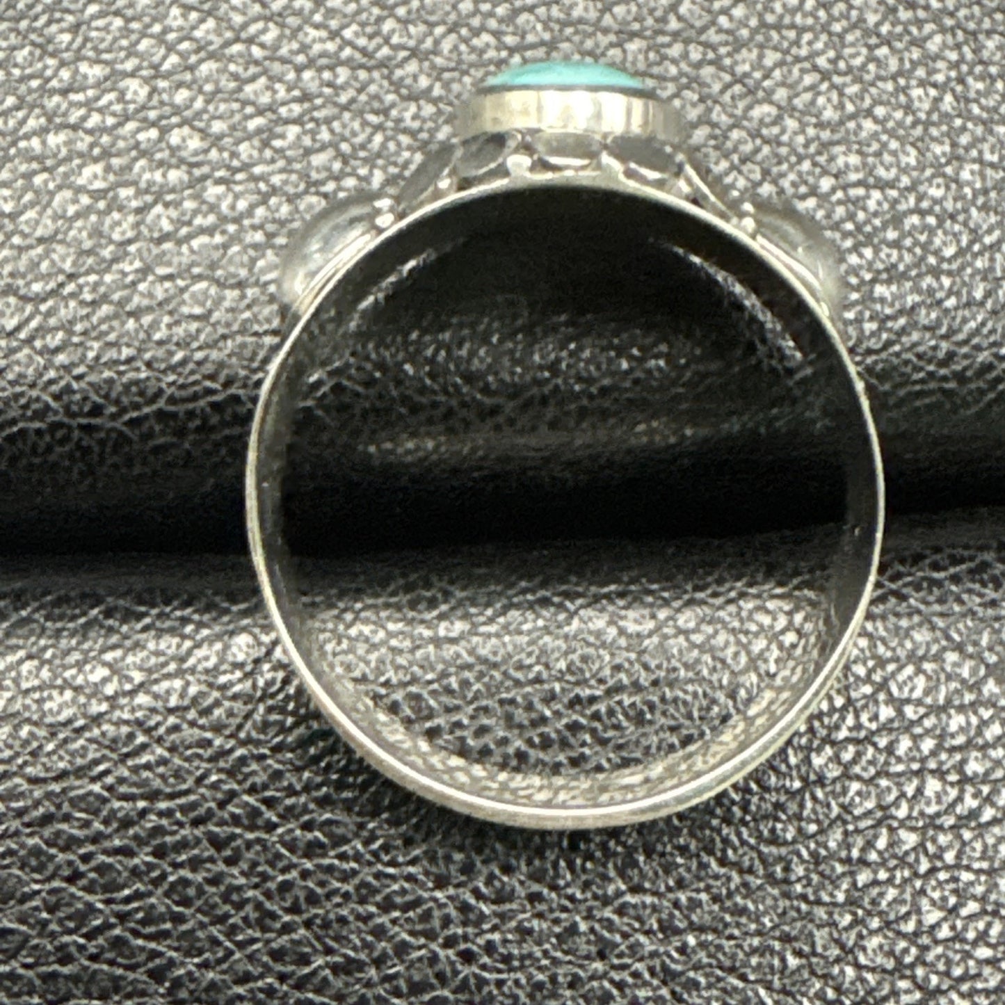 New Condition Sterling Silver Bali style Turquoise Ring Size 7