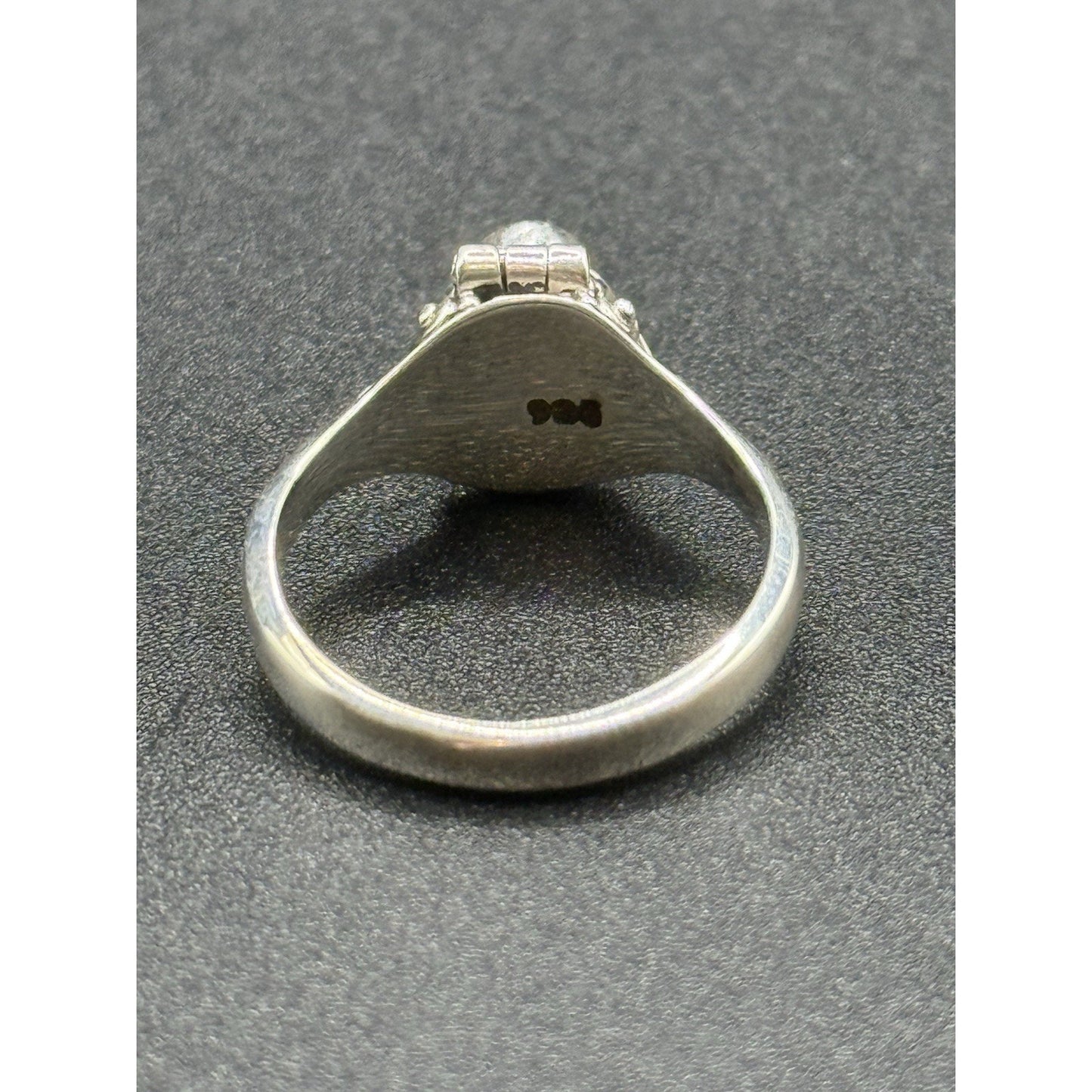 New Condition Sterling Silver Genuine Topaz Poison Ring Size 7.00