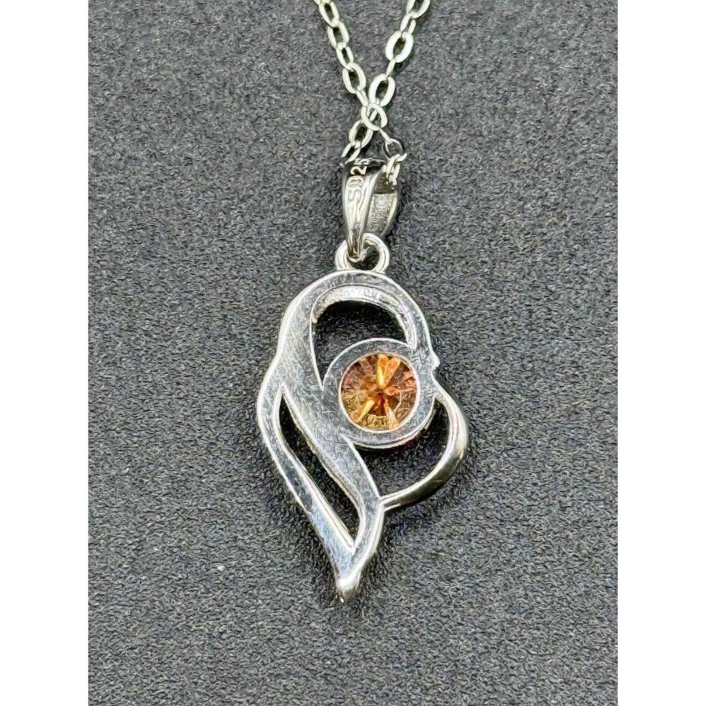 18” New Condition Red Moissanite Pendant Necklace 925