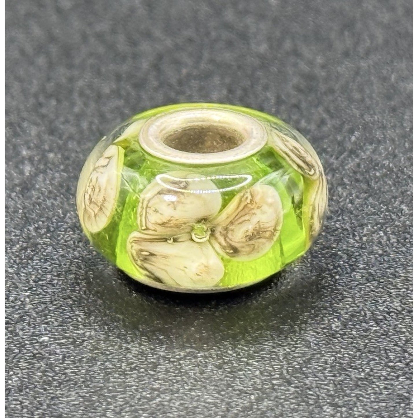 Camilla Sterling Silver Green& White Flower Murano Glass Charm P18