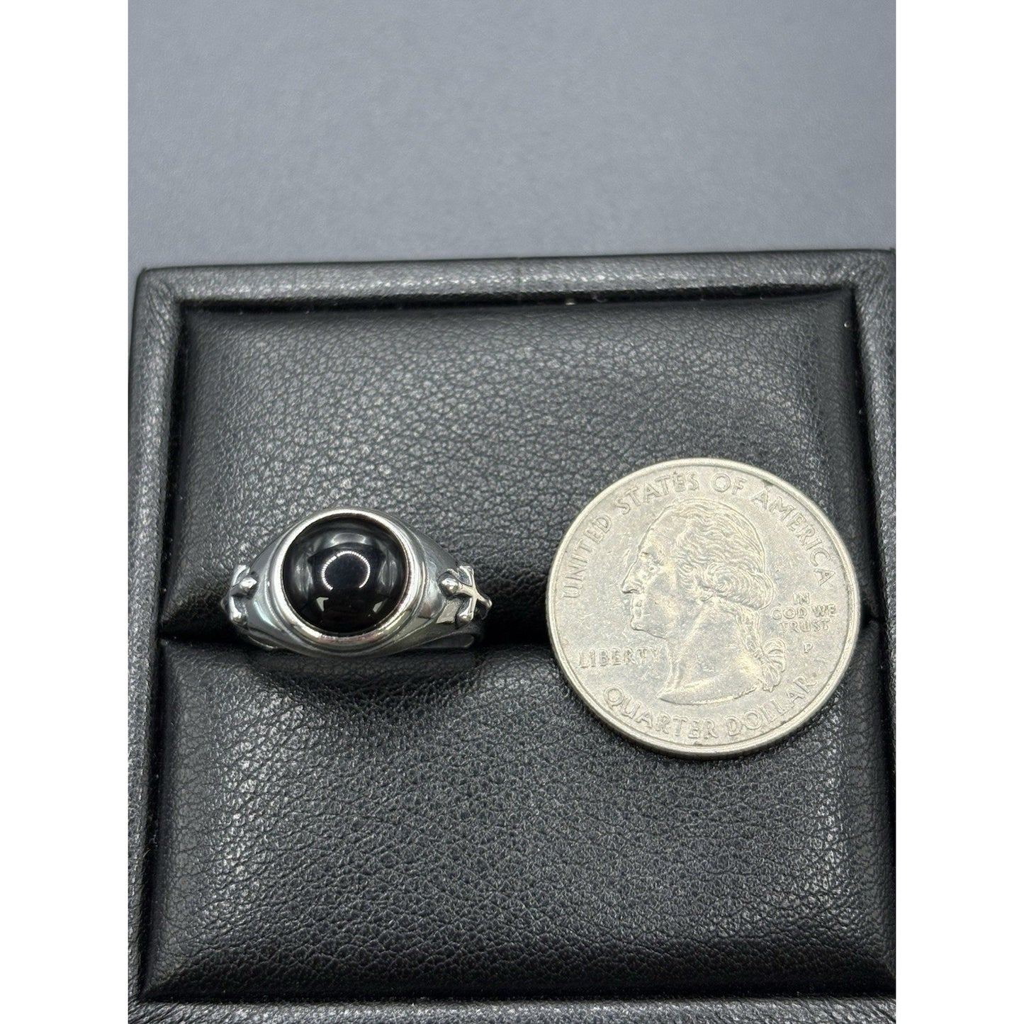 New Condition Sterling Silver Onyx Cross Ring Size 7