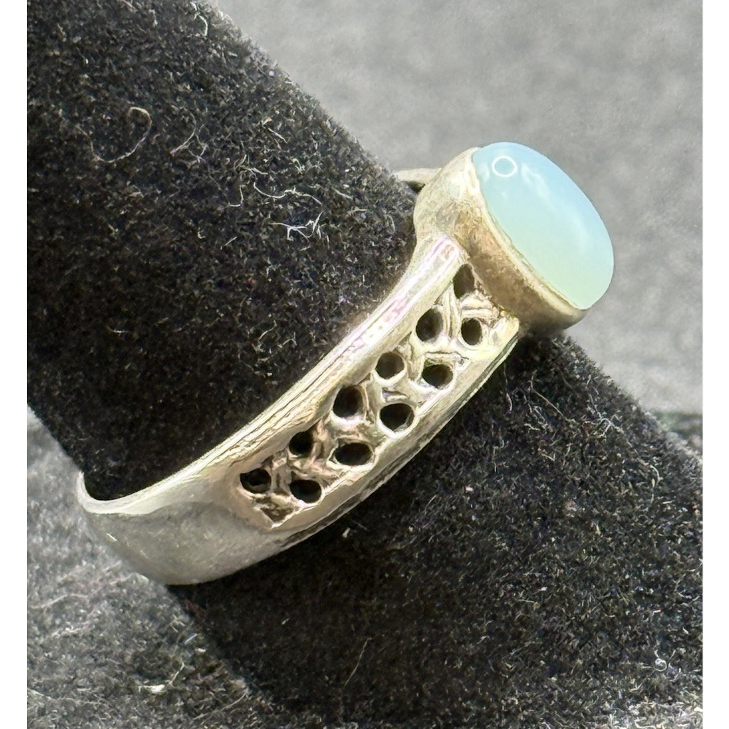 Excellent Used Condition Sterling Silver Milky Aquamarine Ring Size 7.00 P19
