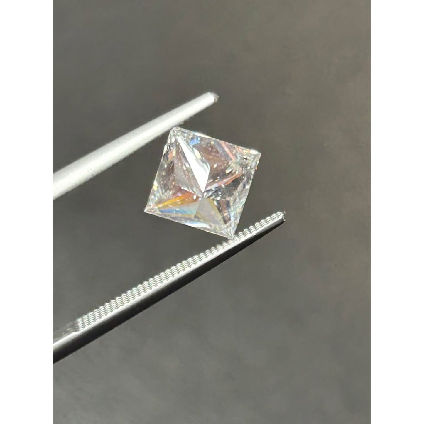 2.56 Princess Cut Lab Grown Diamond E Color VVS2 IGI Lab Teport