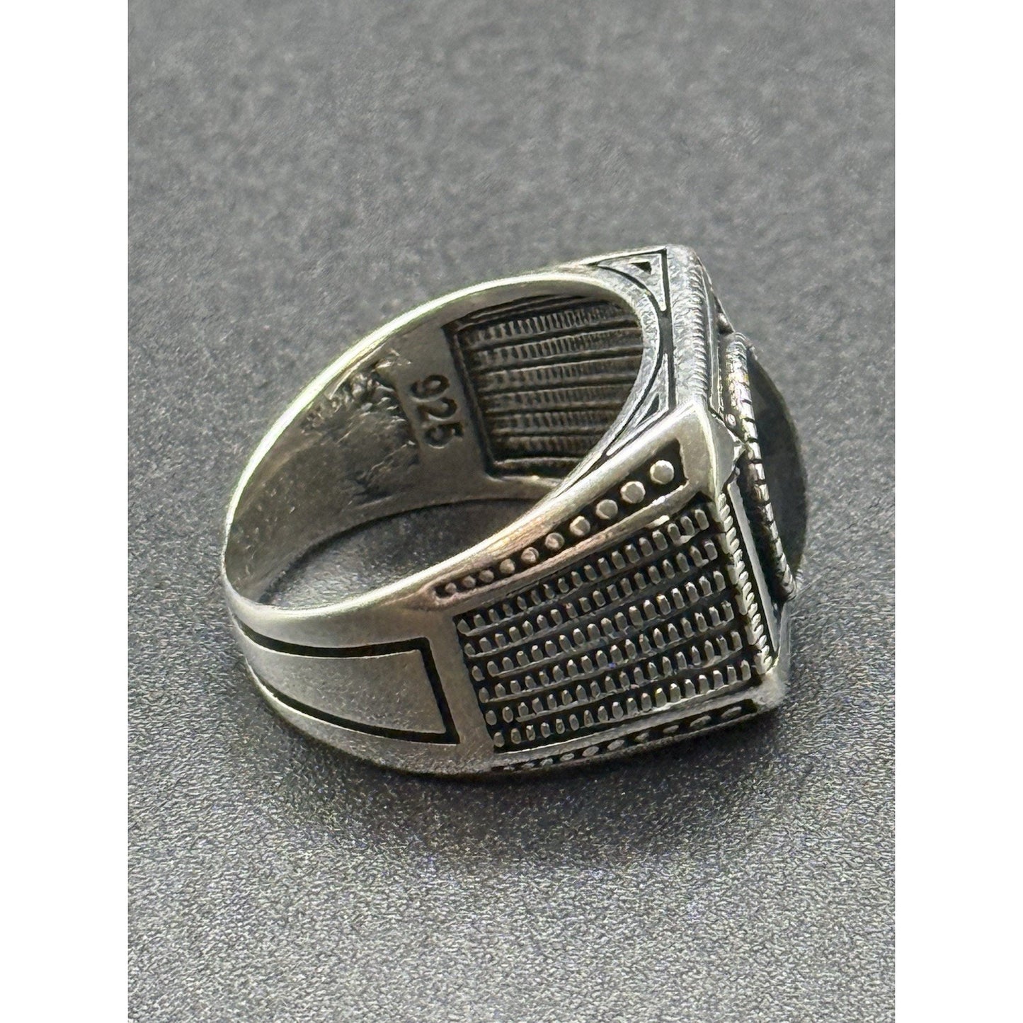 New Condition Sterling Silver Heavy Faceted Onyx Gents Ring Size 10.00