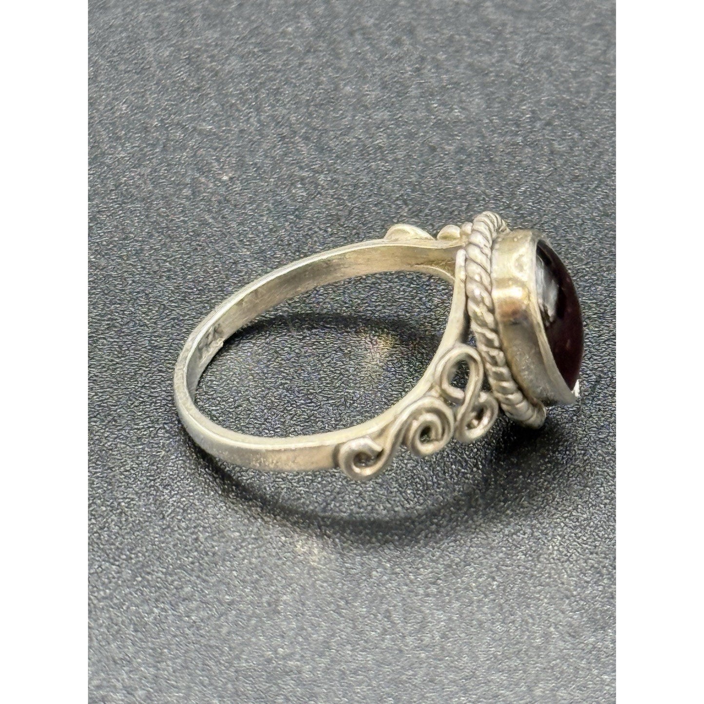 Excellent Used Condition Sterling Silver Genuine Garnet Ring Size 7.00 925 P19