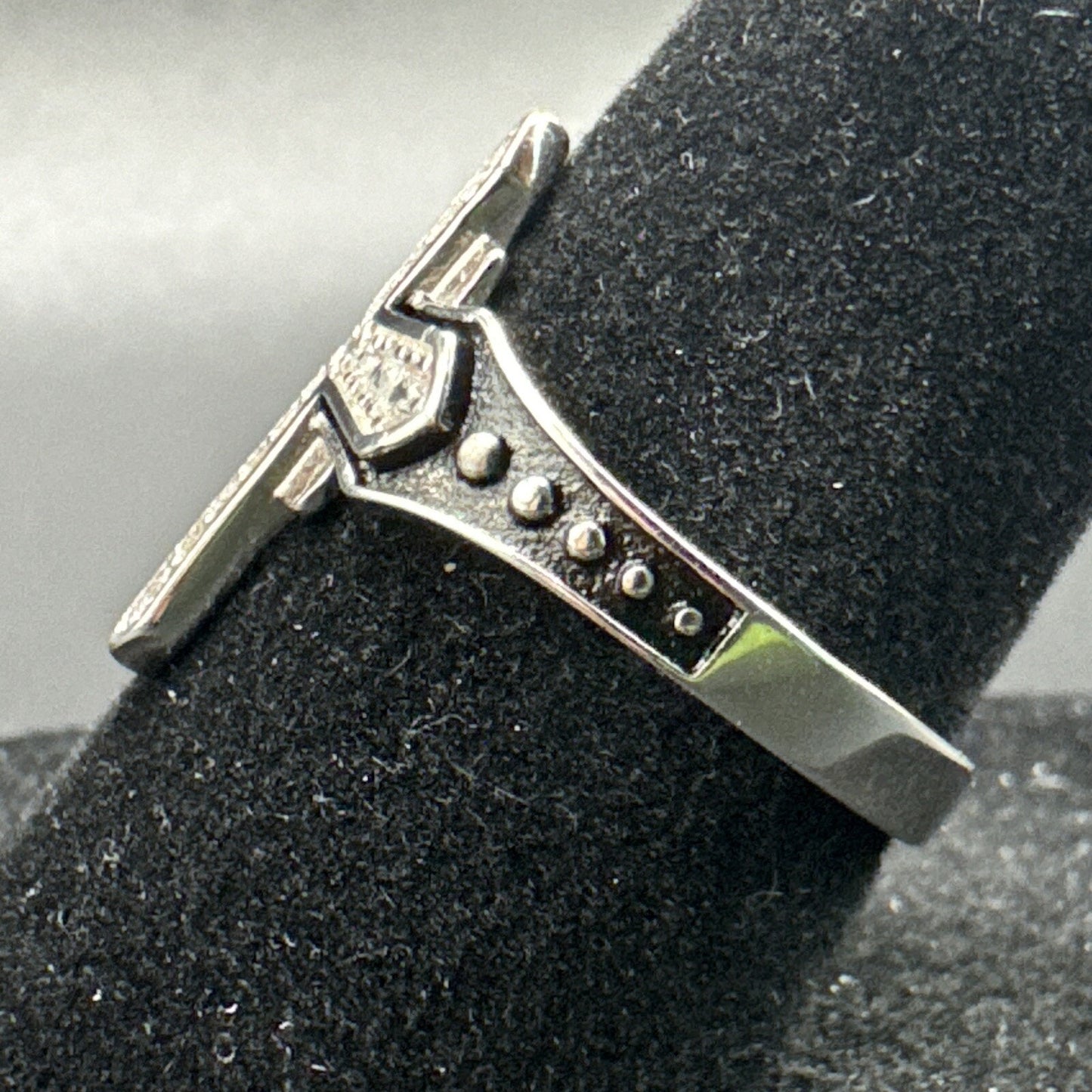 New Condition Sterling Silver CZ Medieval Cross Ring 925 Size 7