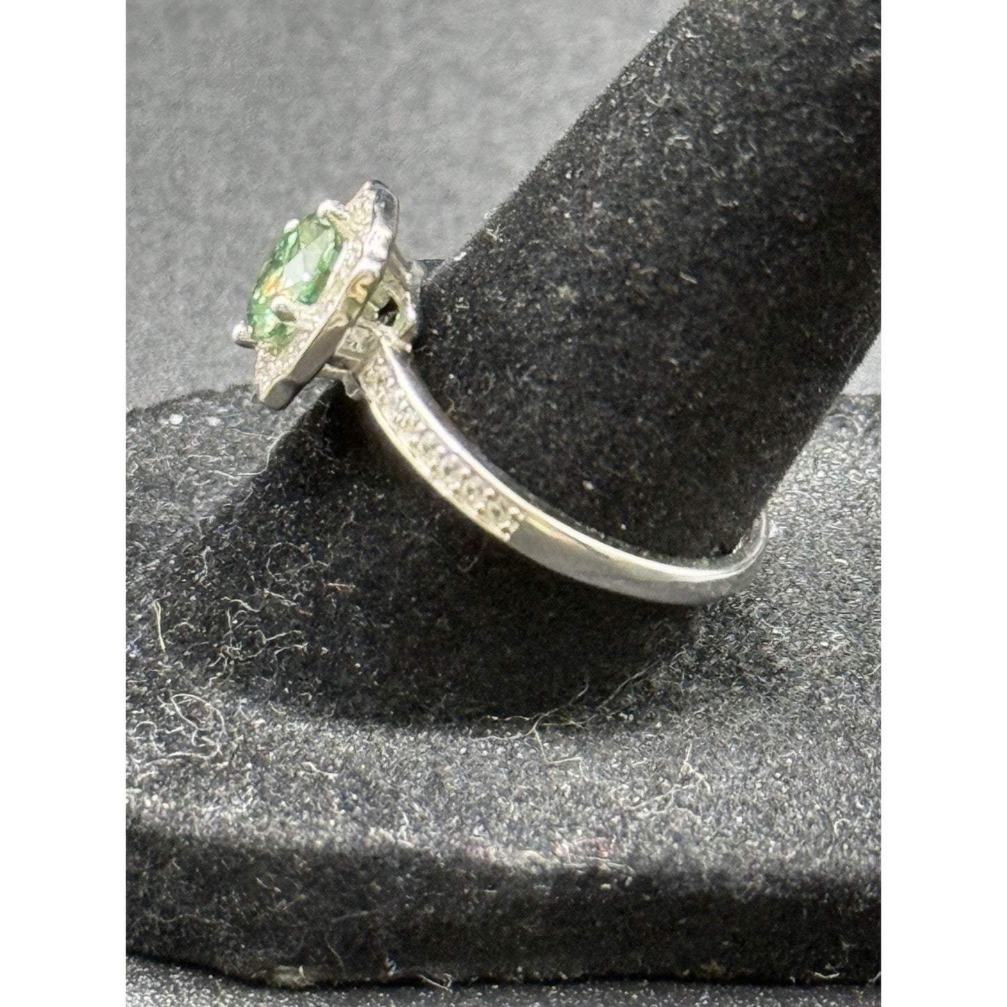 New Condition Blue Green Moissanite Ring Size 7 Adjust Sterling Silver GRA P18