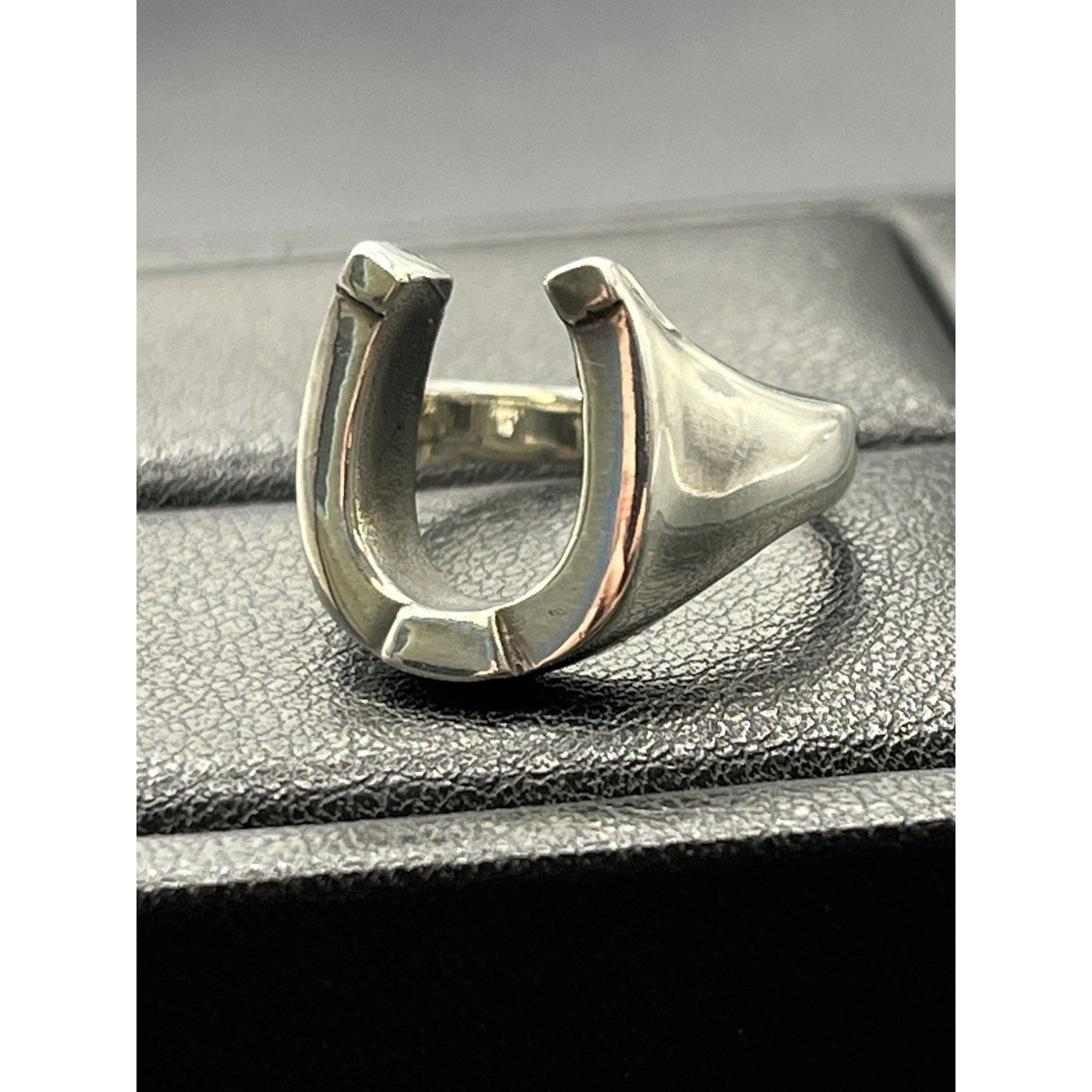 New Condition Horseshoe Sterling Silver Ring Size 5 925