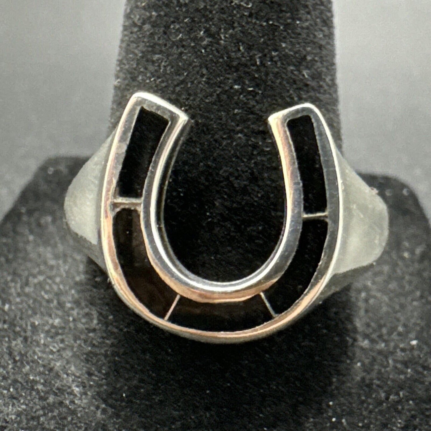 New Condition Sterling Silver Onyx Horseshoe Good Luck Ring 925 Size 9.5