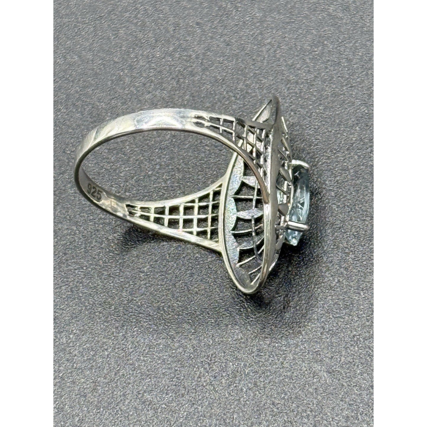 New Condition Sterling Silver Genuine Marquise Topaz Ring Size 9.00 P20