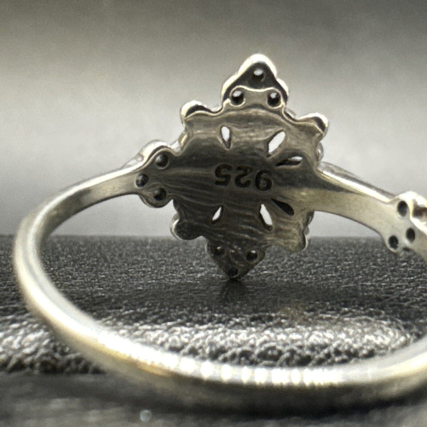 New Condition Sterling Silver Crucifix Ring 925 Size 6.75