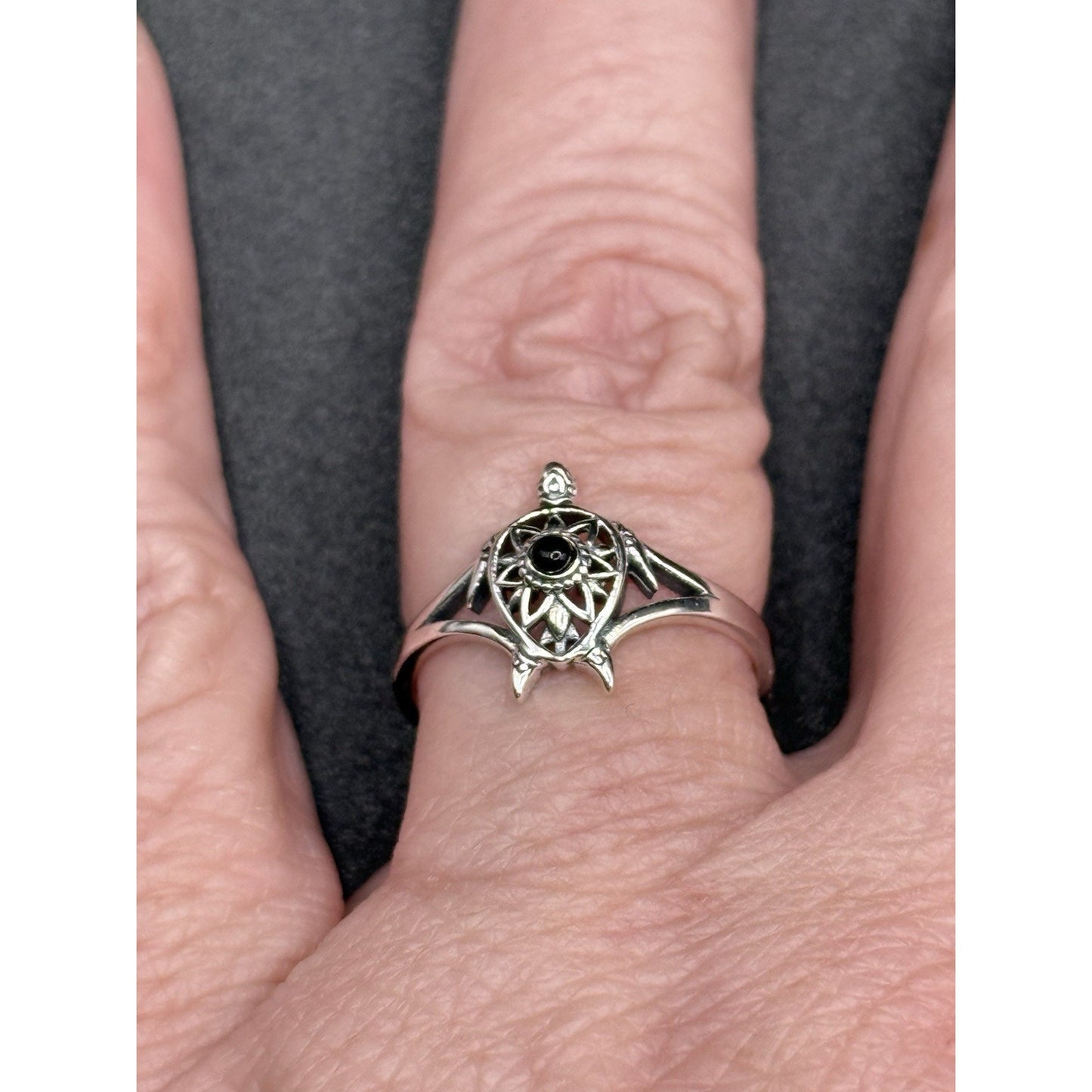 New Condition Sterling Silver Onyx Turtle Ring Size 7.00