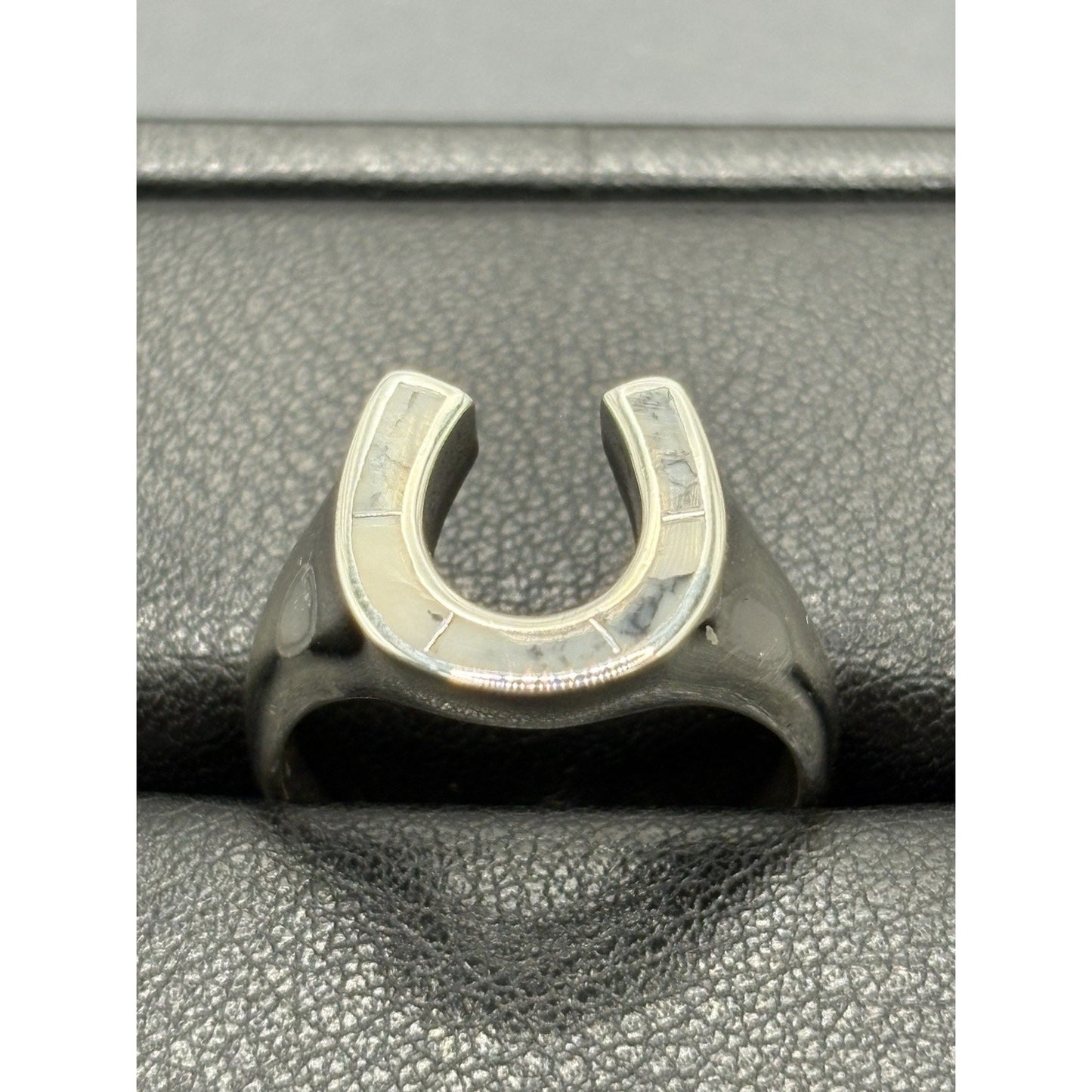 New Condition Sterling Silver White Jasper Horseshoe Ring Size 9