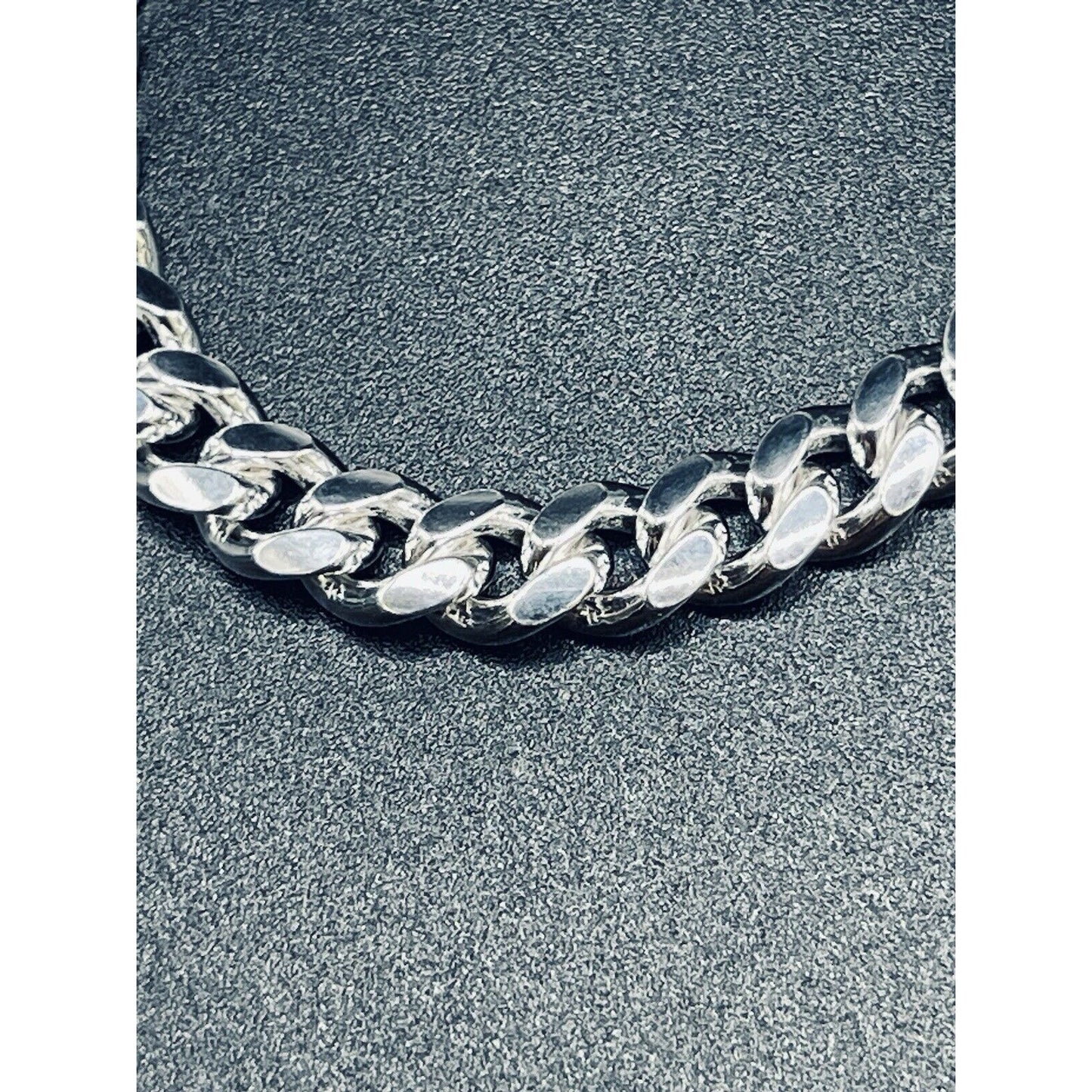8” New Condition Sterling Silver Curb Link Gents Bracelet 22 Grams 6MM L18