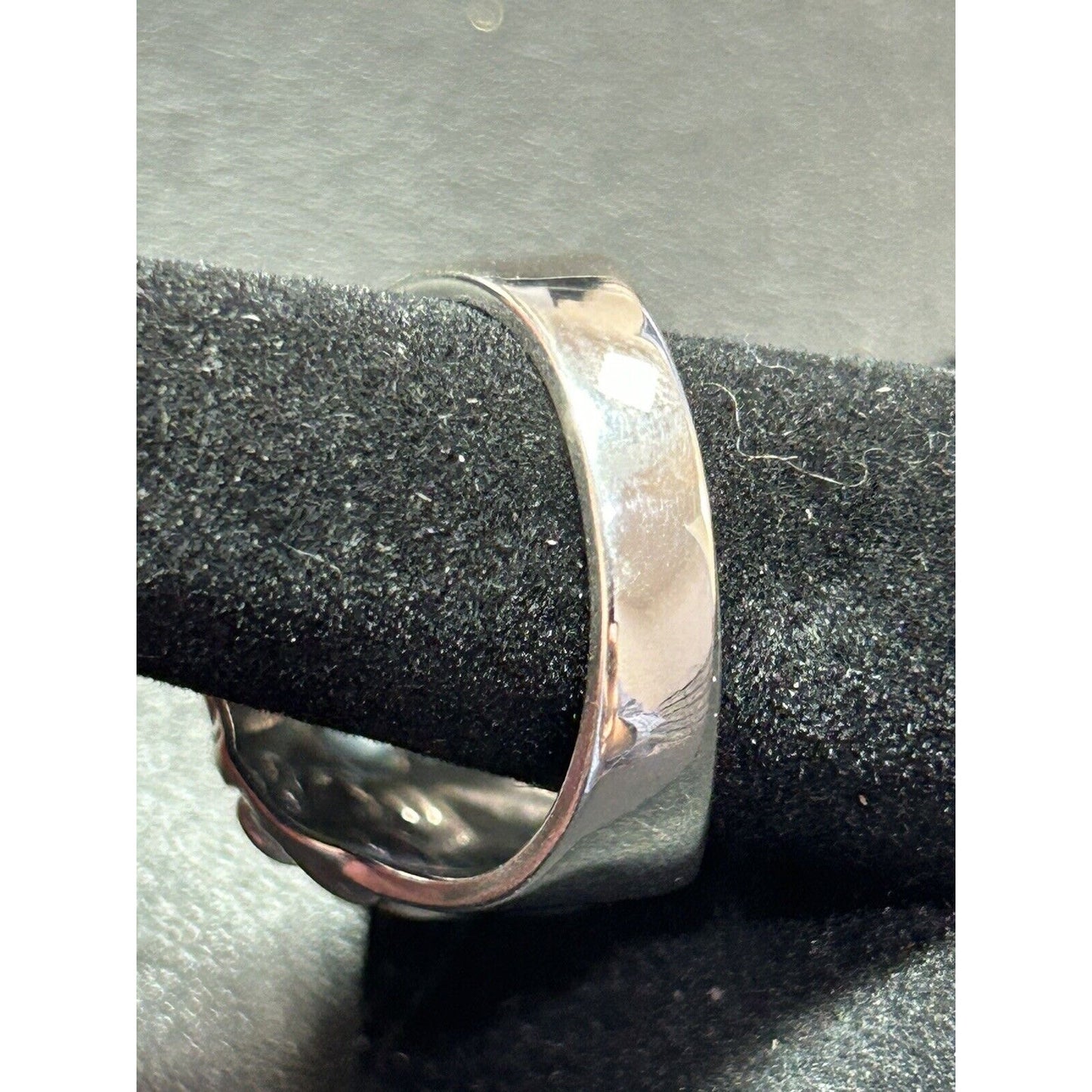 New Condition Sterling Silver Lions Head Ring Size 9.50