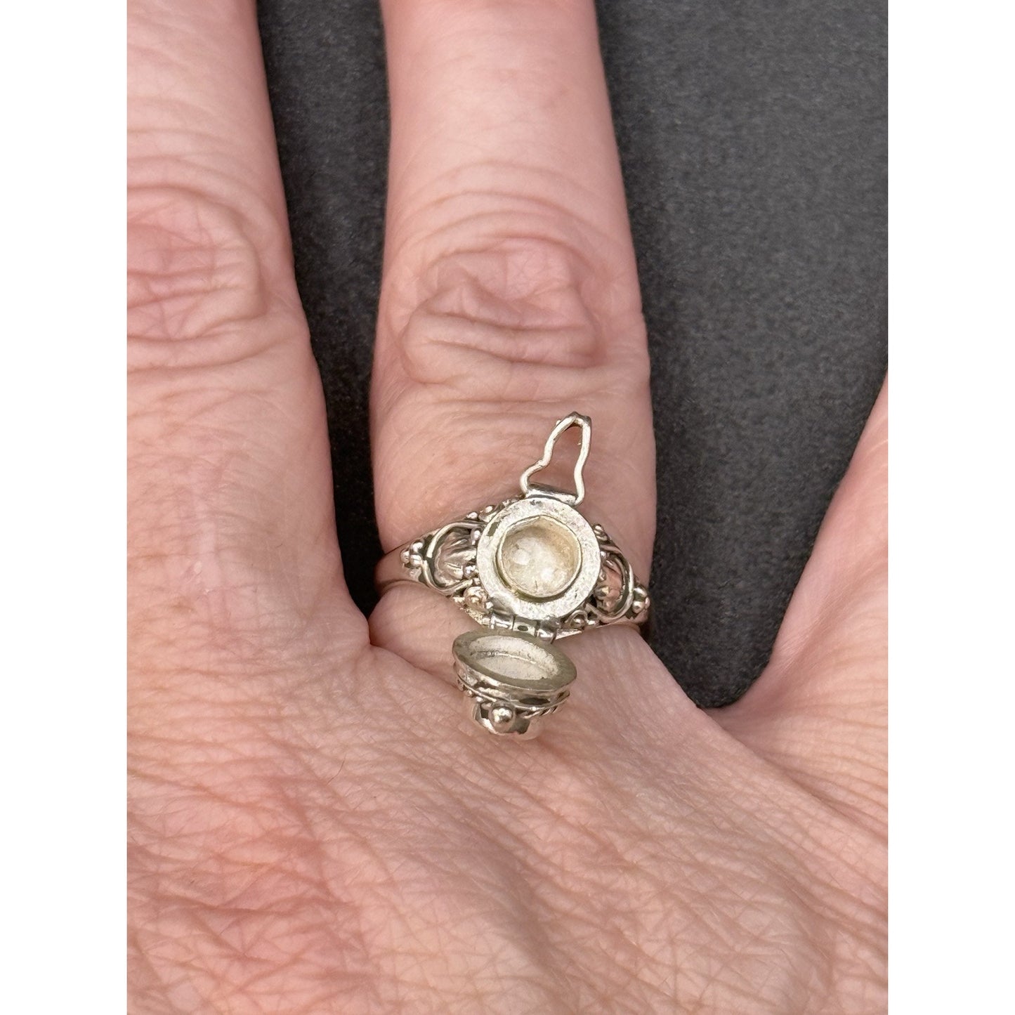 New Condition Sterling Silver Garnet Poison Ring Size 7.00