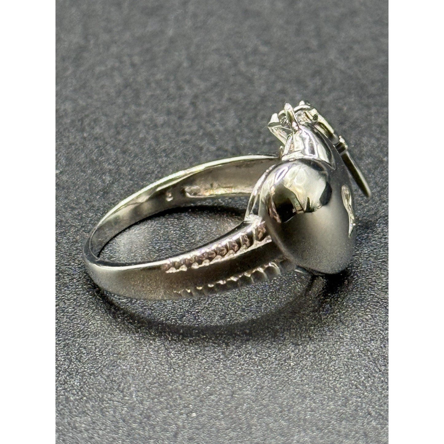 New Condition Sterling Silver Heart Locket Key Ring Size 7.00