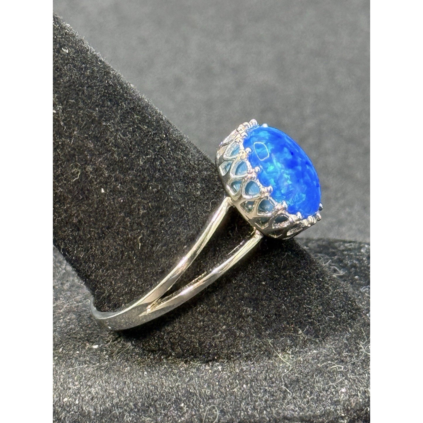 New Condition Sterling Silver Lab Blue Opal Cab Ring Size 8.00