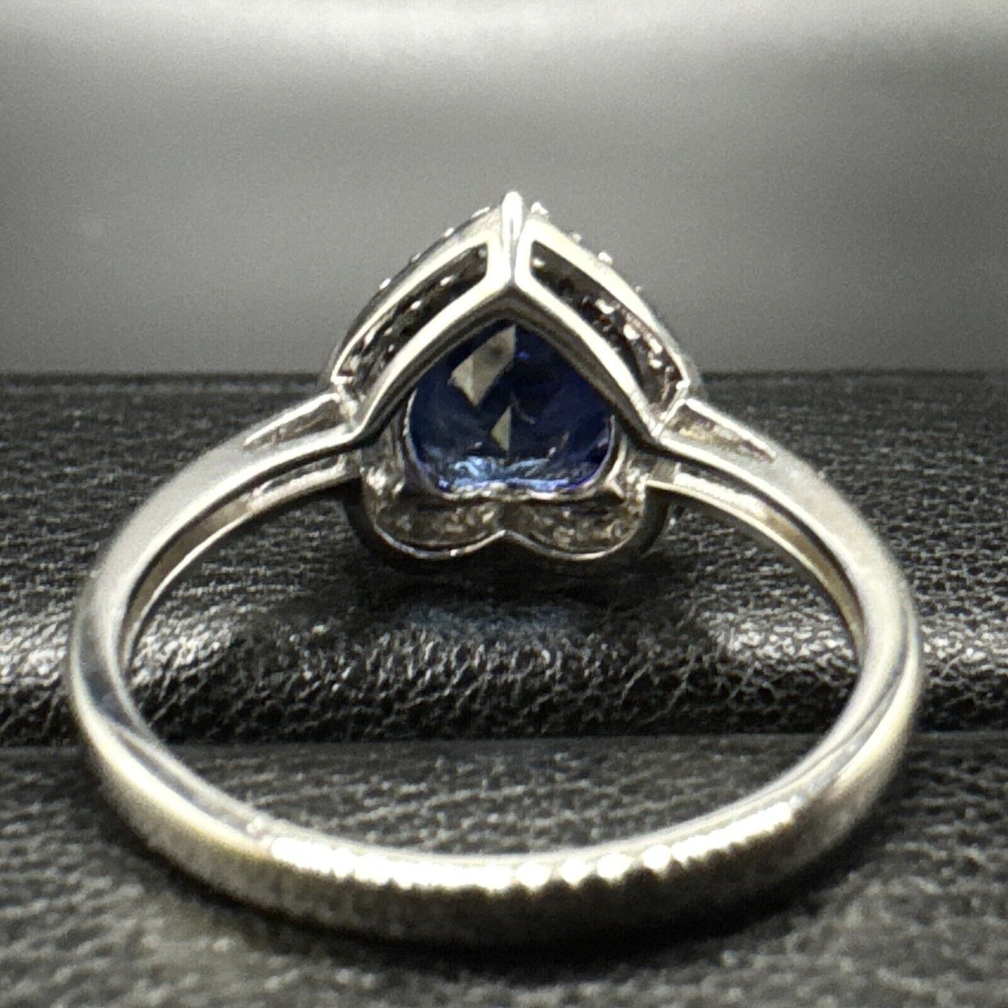 New Condition Sterling Silver Heart Sapphire Ring 925 Size 7