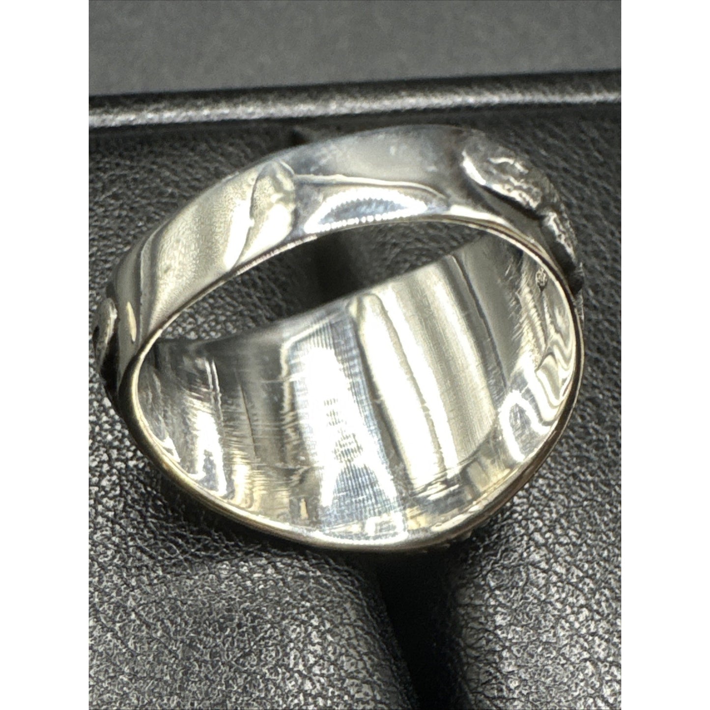 New Condition Sterling Silver Ying Yang Dragon Shank Ring 925 Size 10
