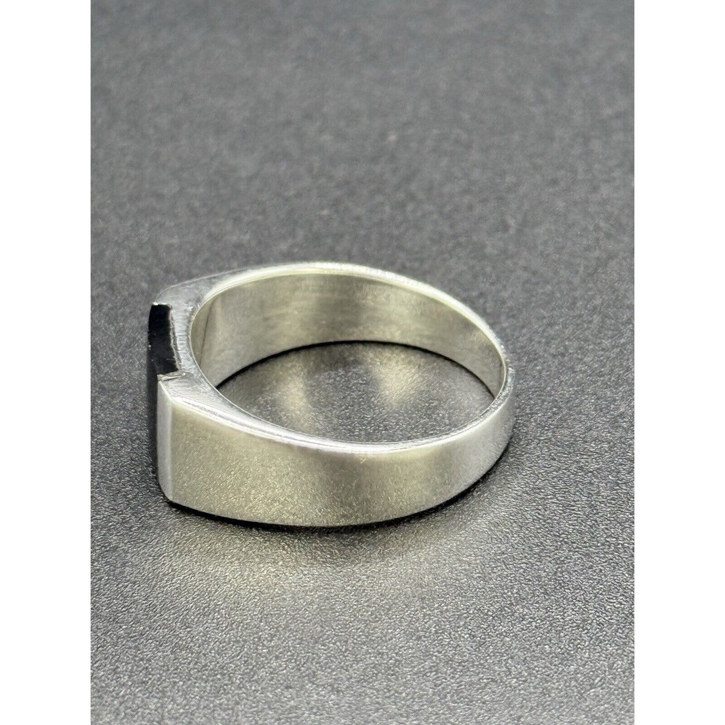New Condition Sterling Silver Onyx Gents Ring Size 10.50 925