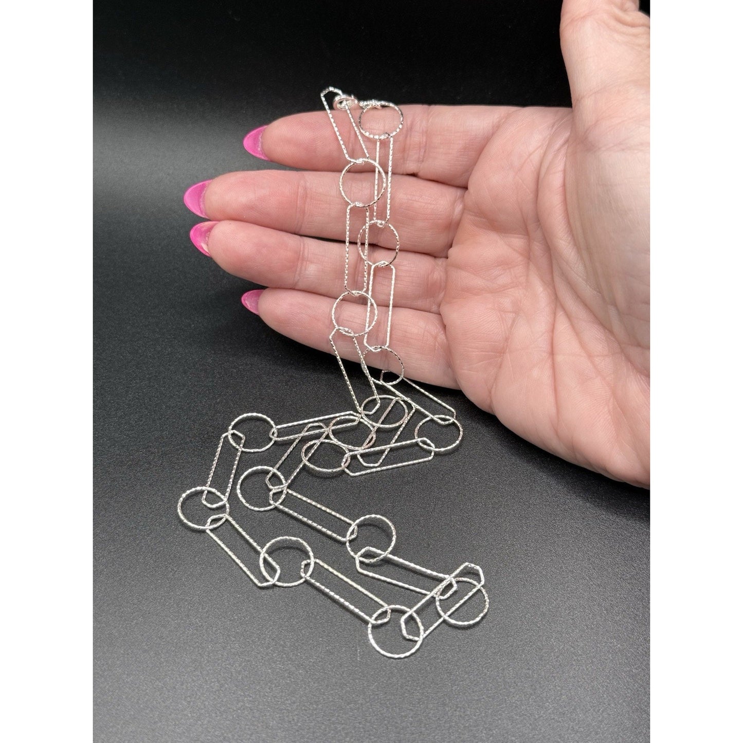 New Condition 22” Sterling Silver Staple Circles Necklace 925