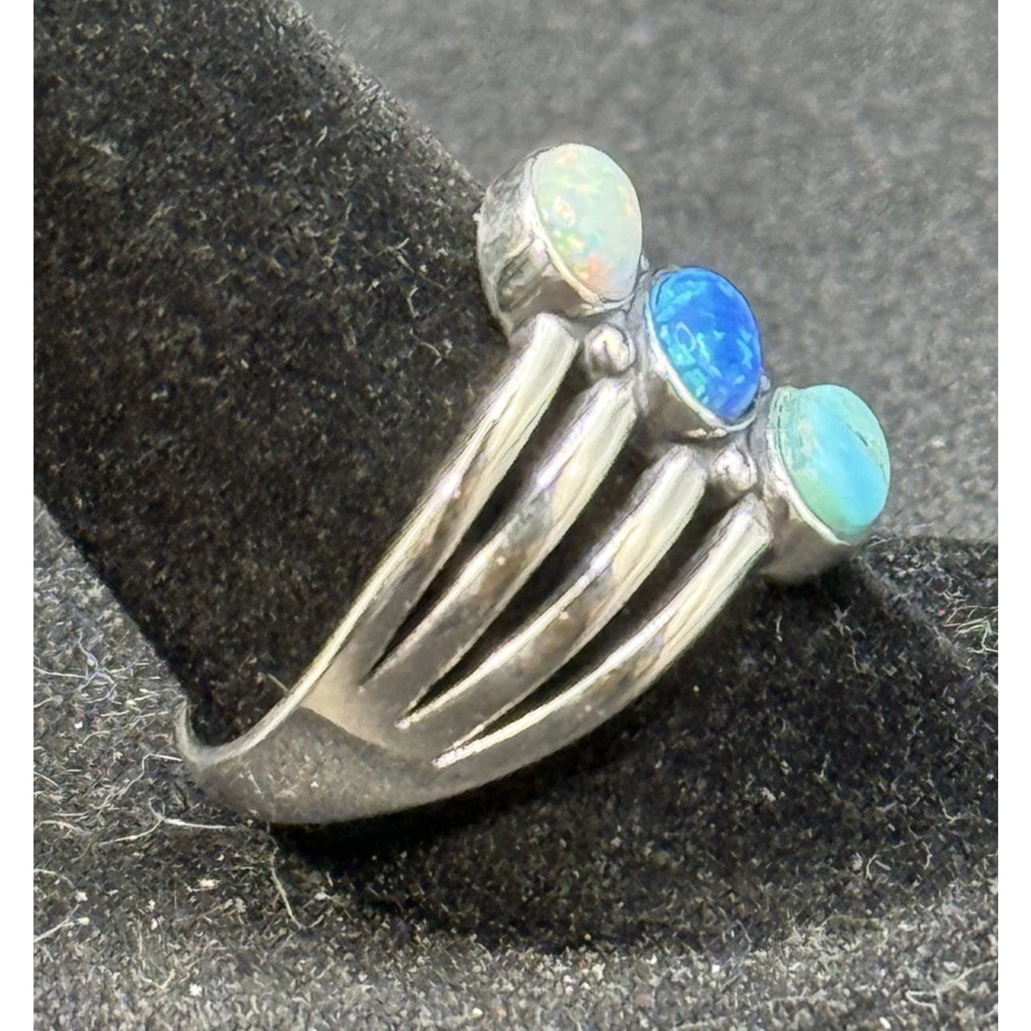 New Condition Sterling Silver Lab Opal Turquoise Split Ring Size 7.00