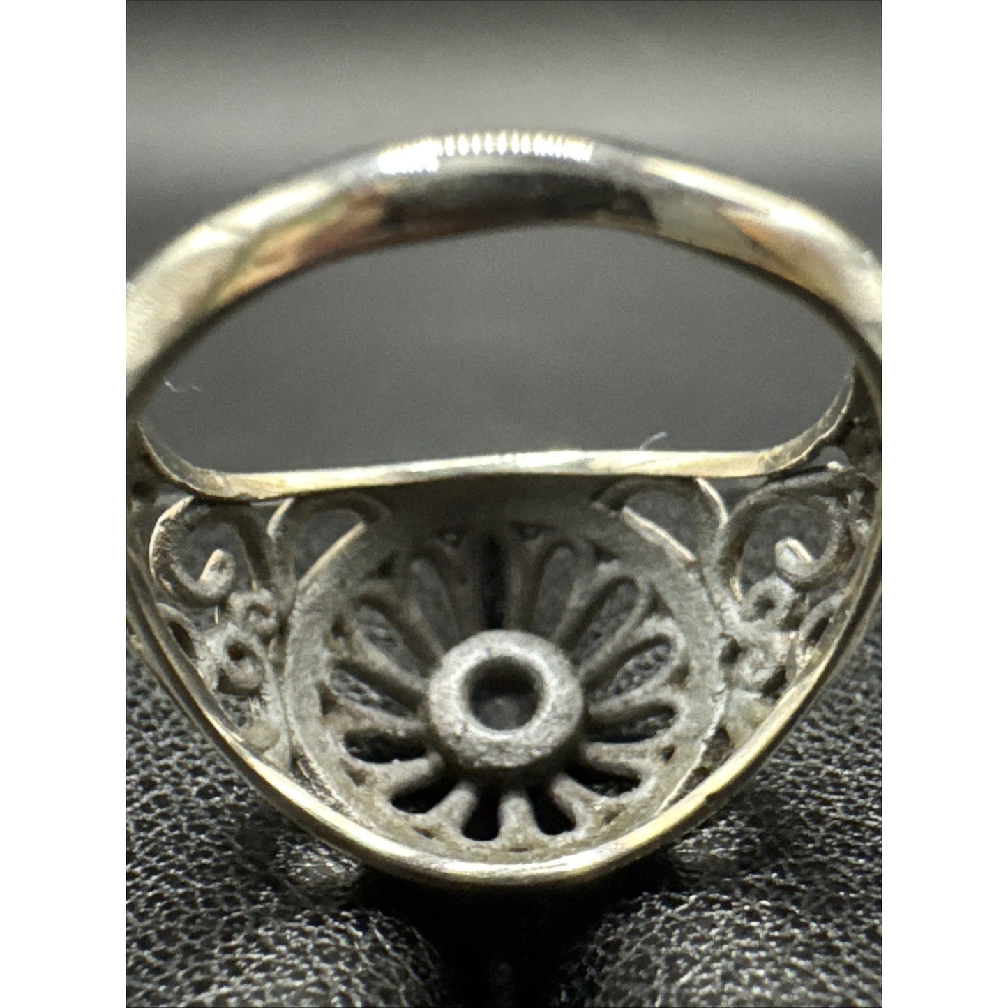New Condition Sterling Silver Tanzanite Scroll Ring 925 Size 7.75