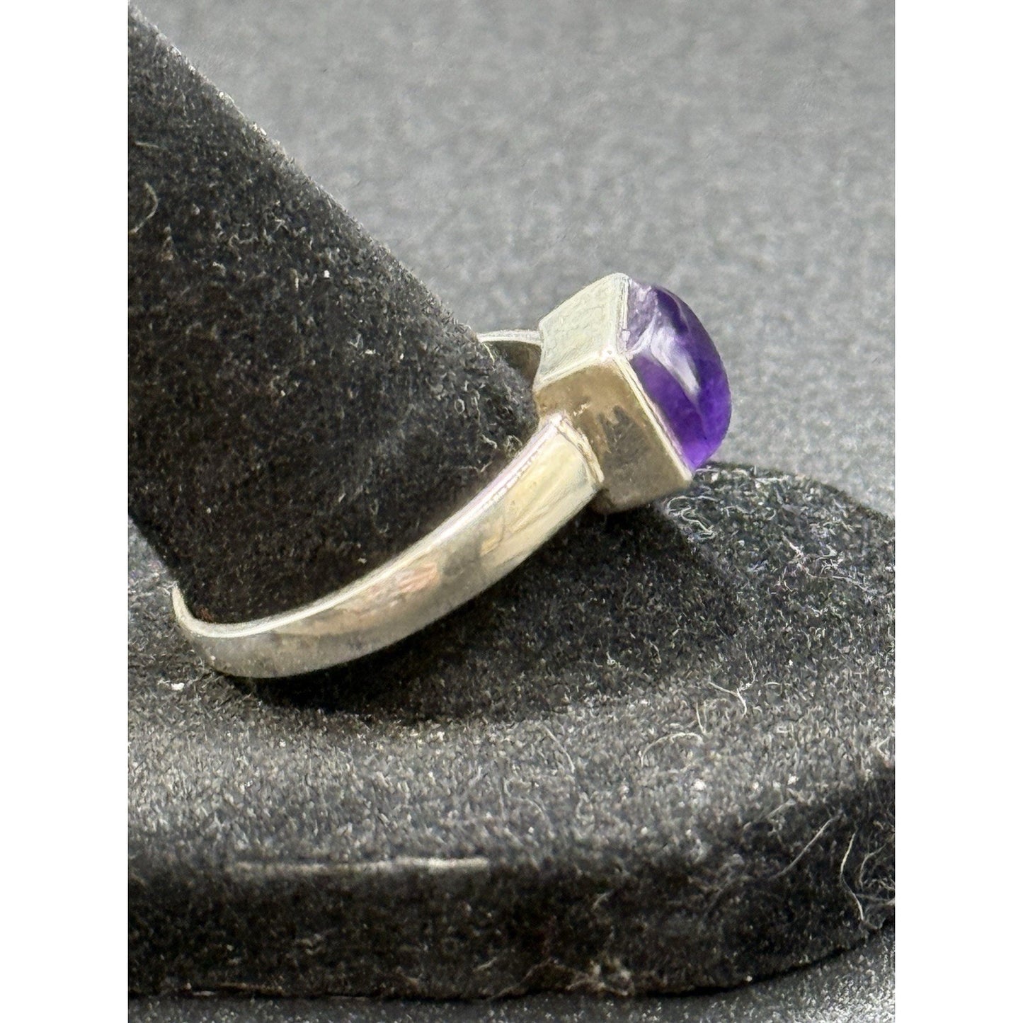 New Condition Sterling Silver Genuine Amethyst Cab Ring Size 10.00 925 P19