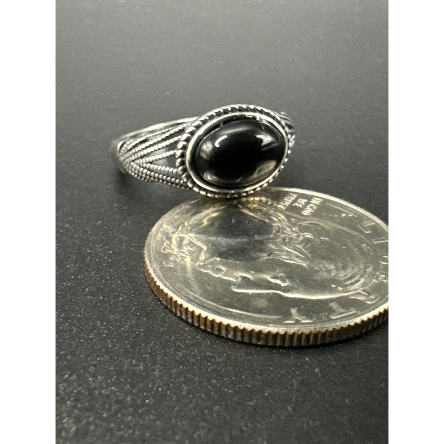 New Condition Sterling Silver Side Cabachon Onyx Ring 925 Size 7