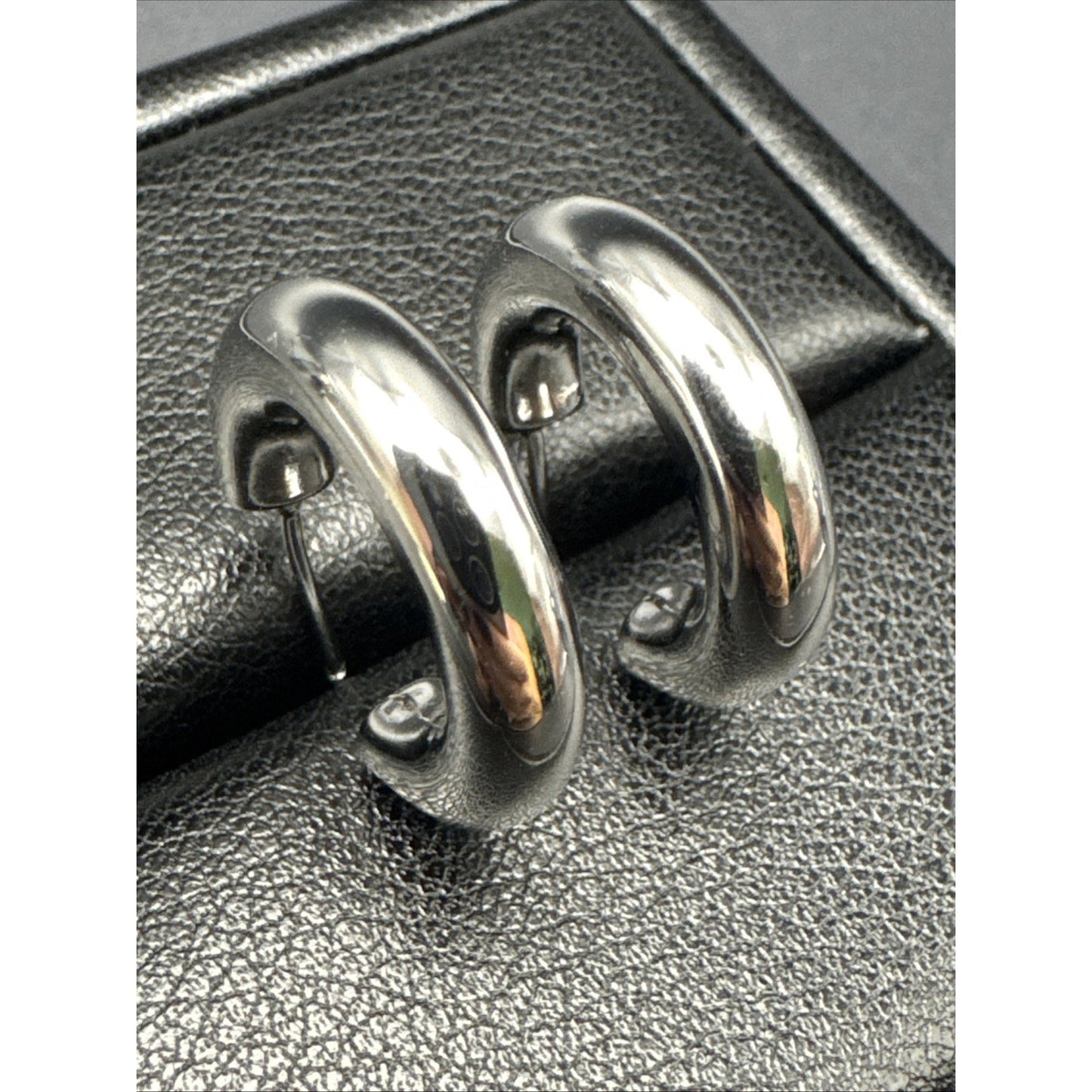 20mm New Condition Sterling Silver Tube Hoop Earrings 925