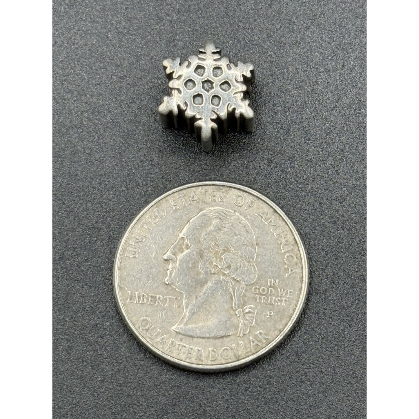Camilla Sterling Silver Snowflake Charm P18