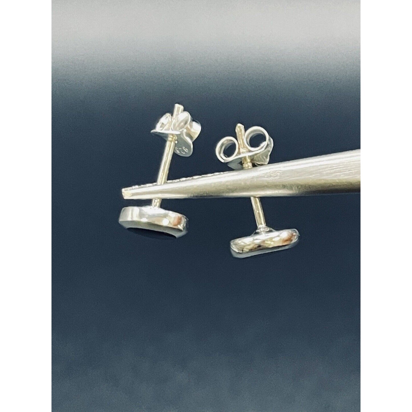 New Condition Sterling Silver 7MM Onyx Stud Plain Earrings