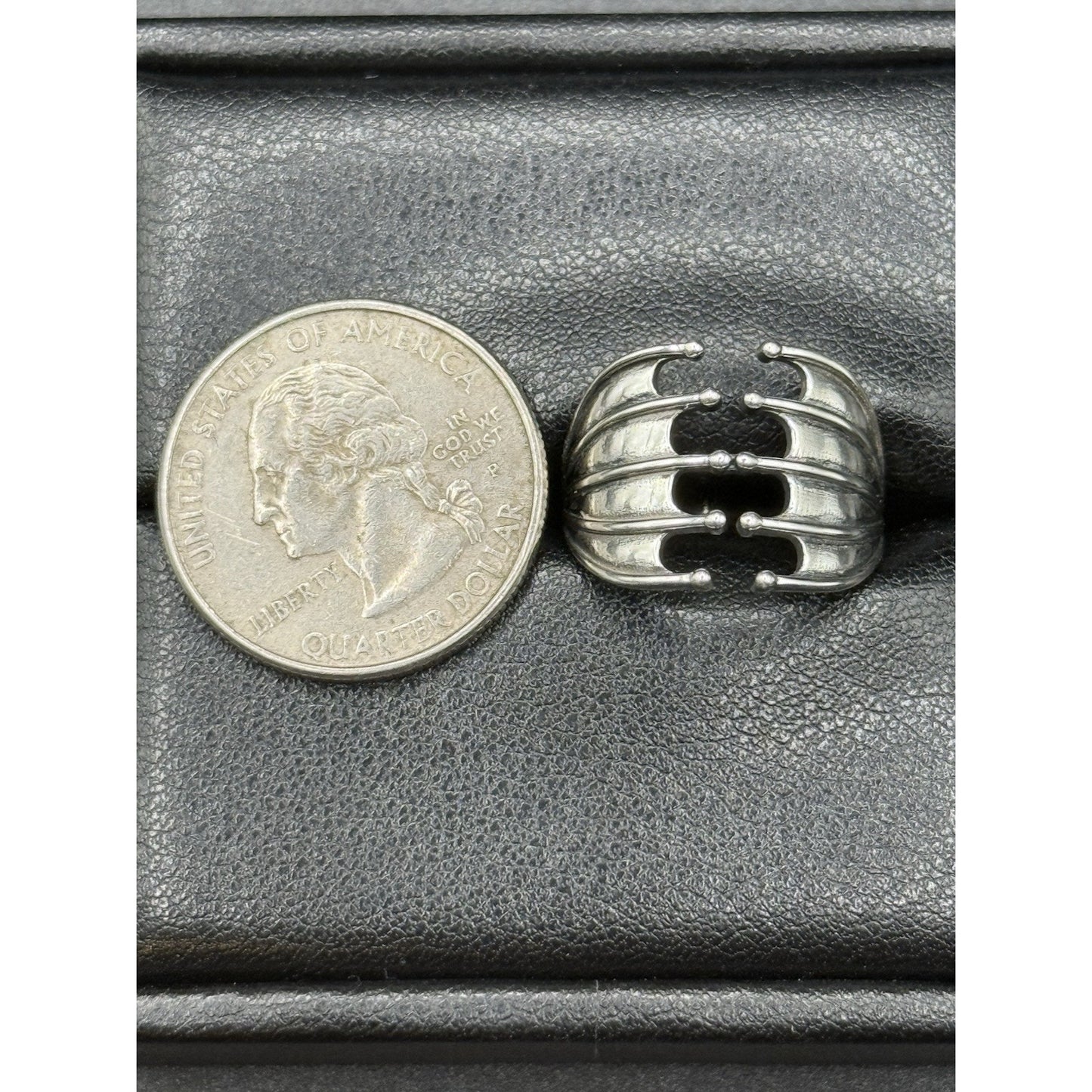 New Condition Sterling Silver Dragon Wings Ring Size 6.50 925