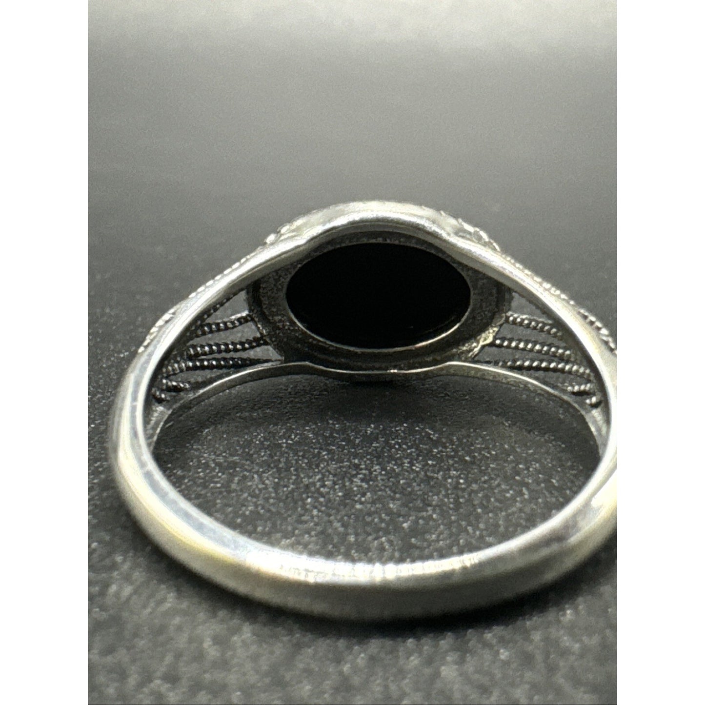 New Condition Sterling Silver Side Cabachon Onyx Ring 925 Size 7