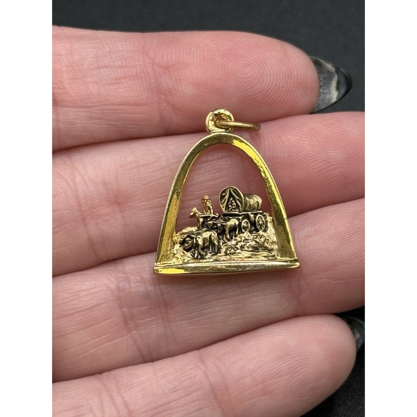 Gold Tone St. Louis Arch Way Charm Vintage P10