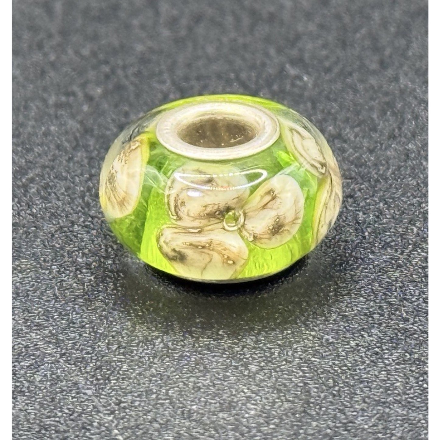 Camilla Sterling Silver Green& White Flower Murano Glass Charm P18
