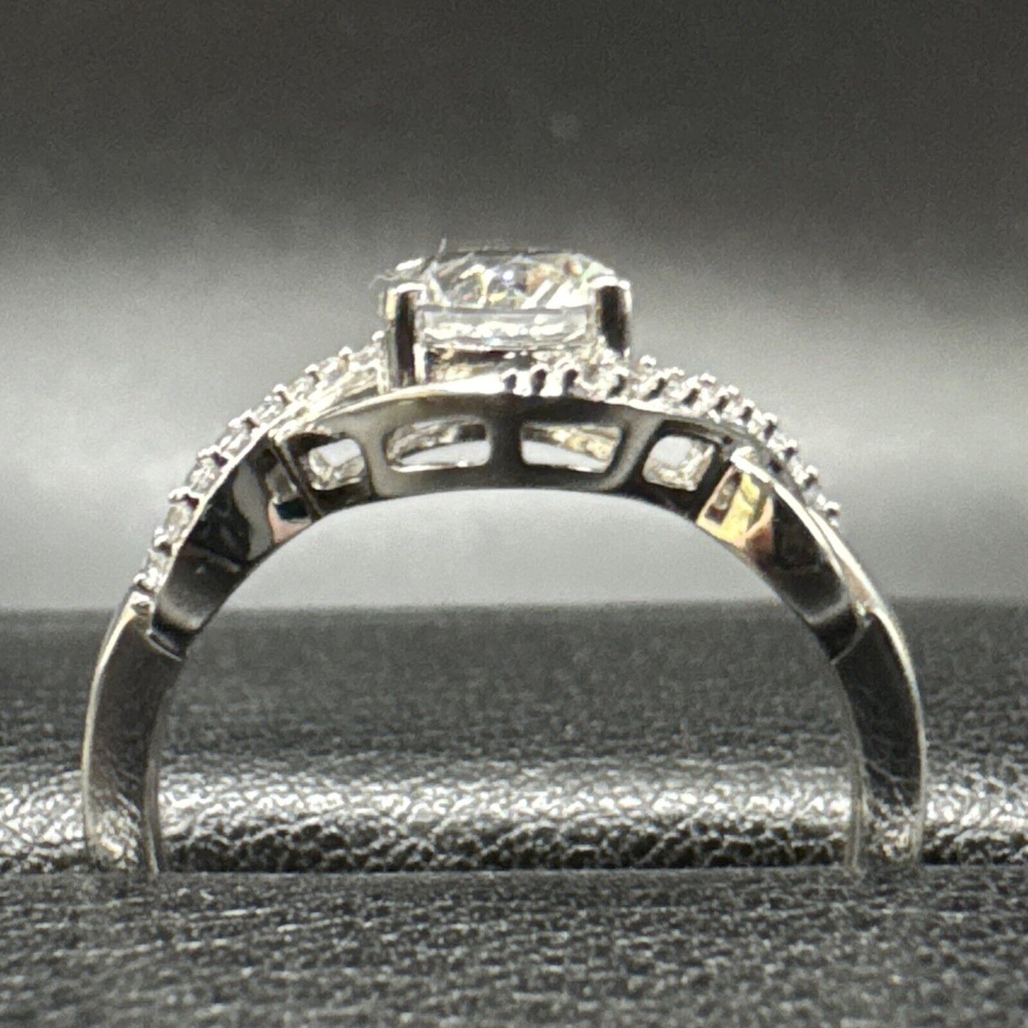 New Condition Sterling Silver White Sapphire Ring 925 Size 7