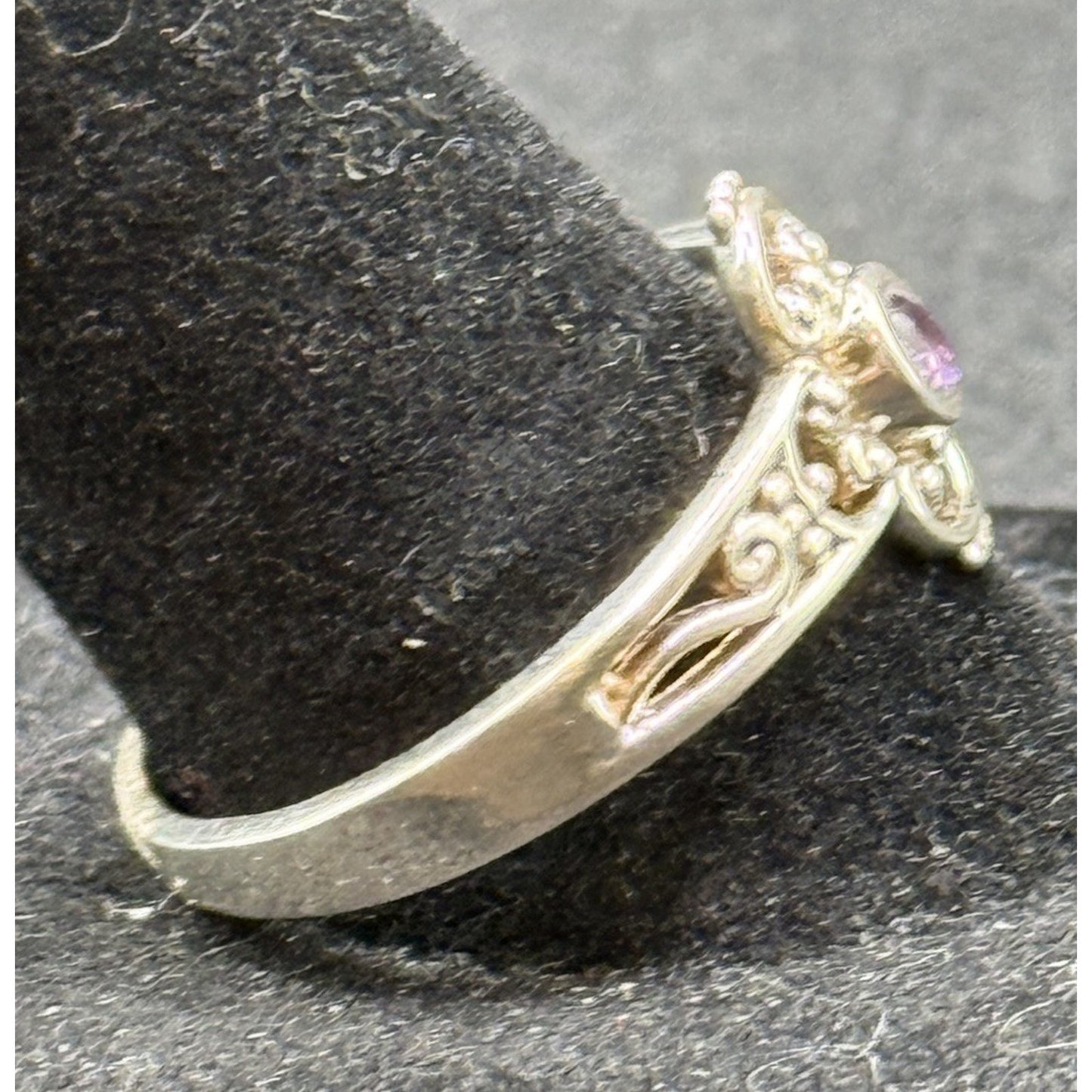 New Condition Sterling Silver Genuine Amethyst Ring Size 10.00 P19