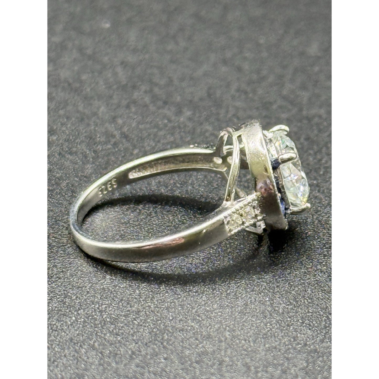 New Condition Sterling Silver Moissanite Blue Cubic Zirconia Ring Size 5.75
