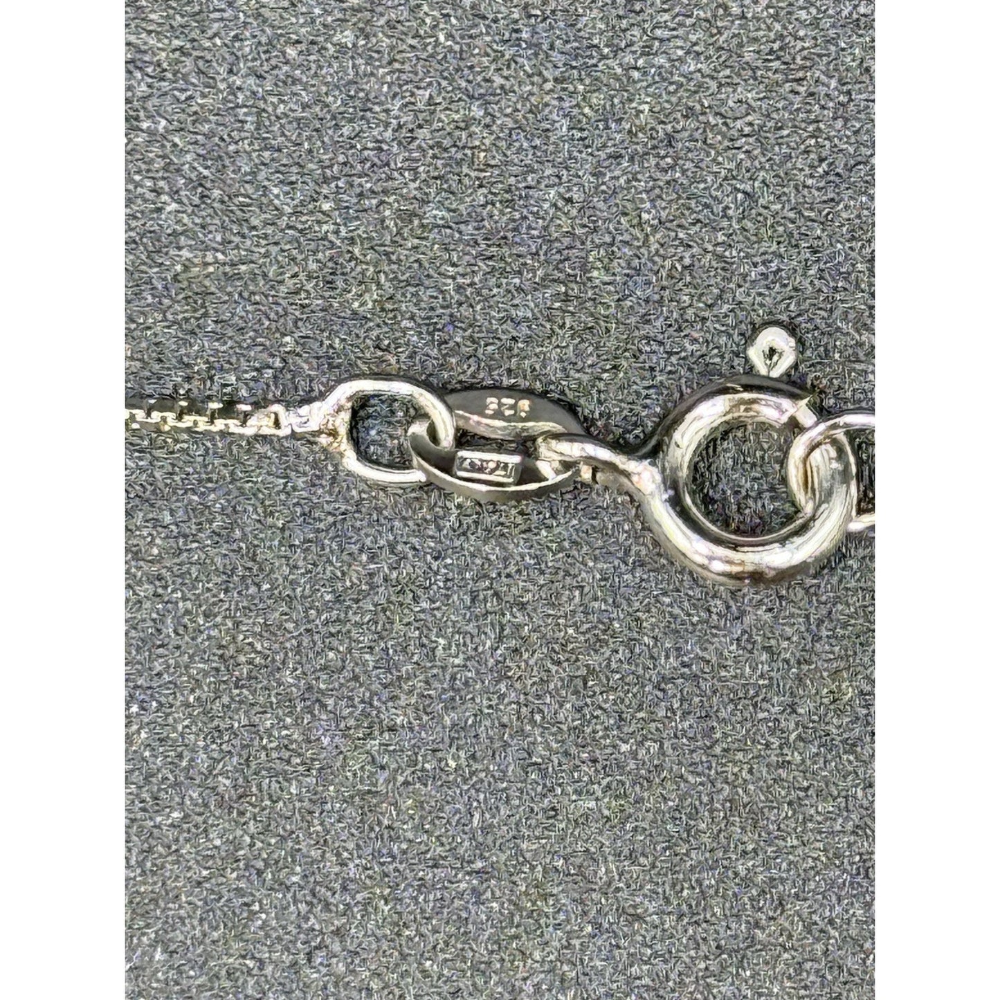 Excellent Used Condition 16” Sterling Silver Cubic Zirconia Lariat Necklace P5