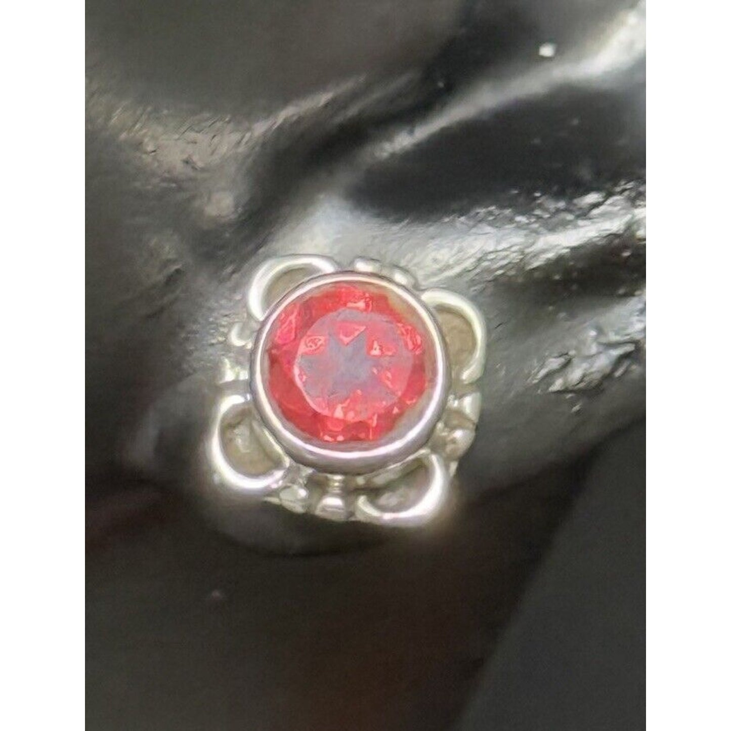 New Condition Sterling Silver Genuine Garnet Stud Earrings 925 5MM