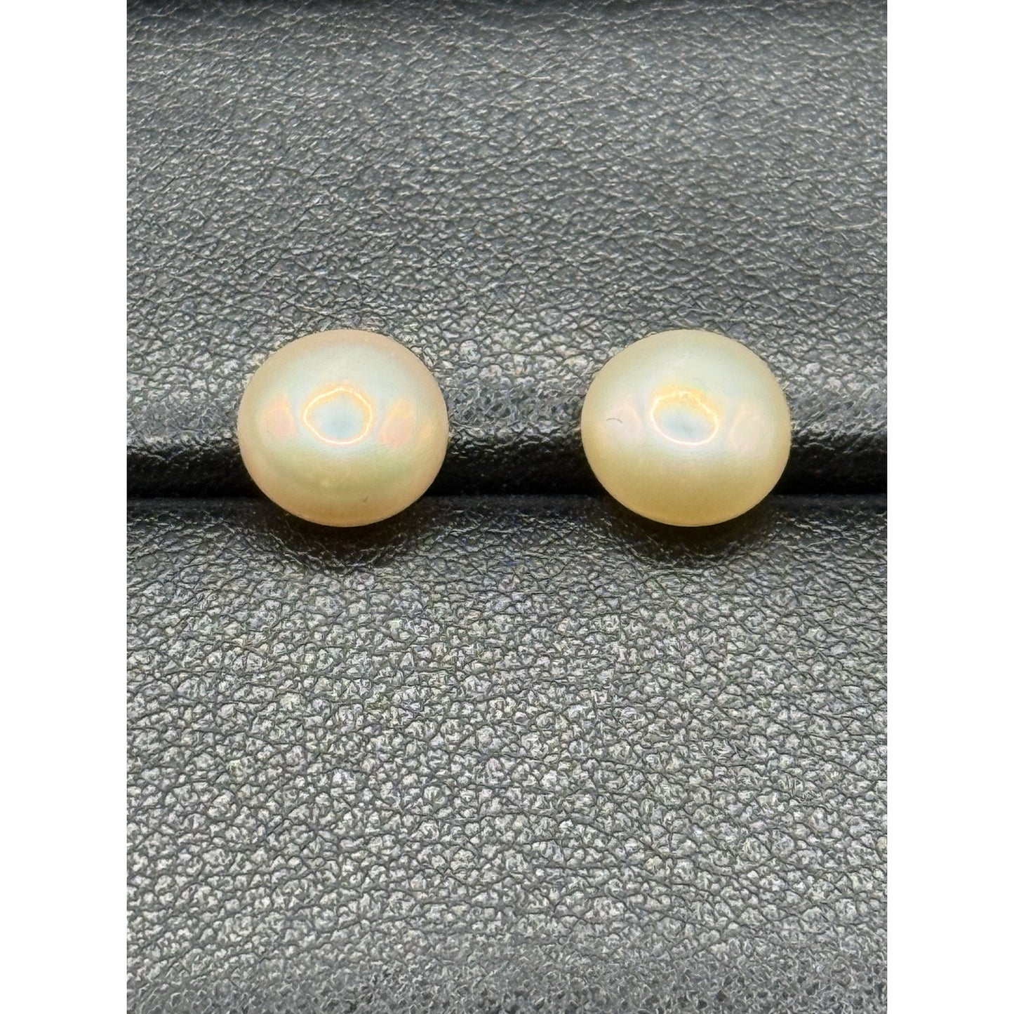 Sterling Silver 8.75MM Button Pearl Stud Earrings N19